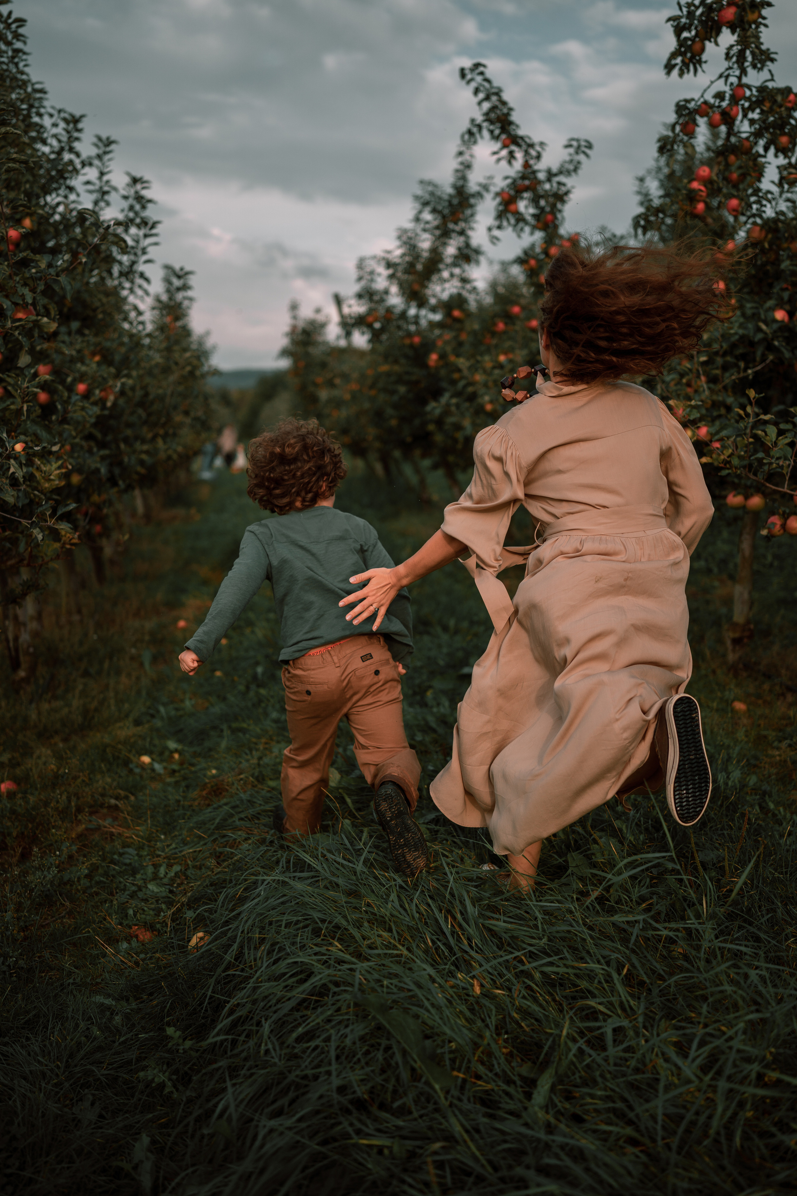 Apfel Garten. Familien, Lifestyle und Portrait Fotografin in Trier, Luxembourg