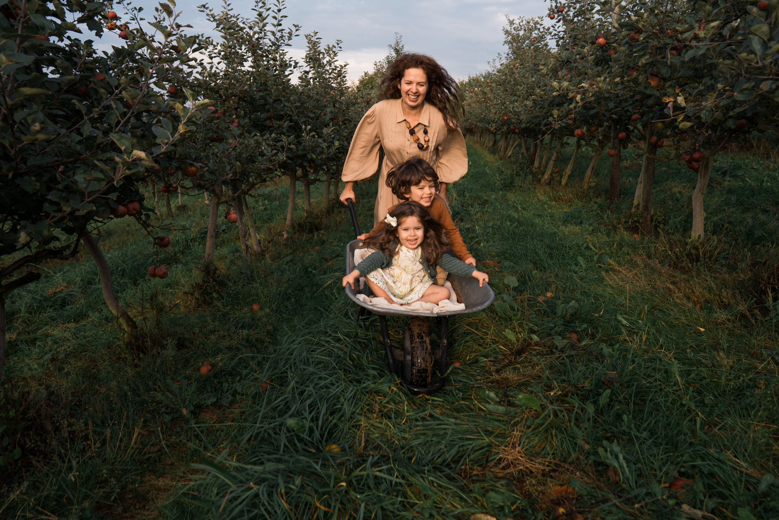 Apfel Garten. Familien, Lifestyle und Portrait Fotografin in Trier, Luxembourg