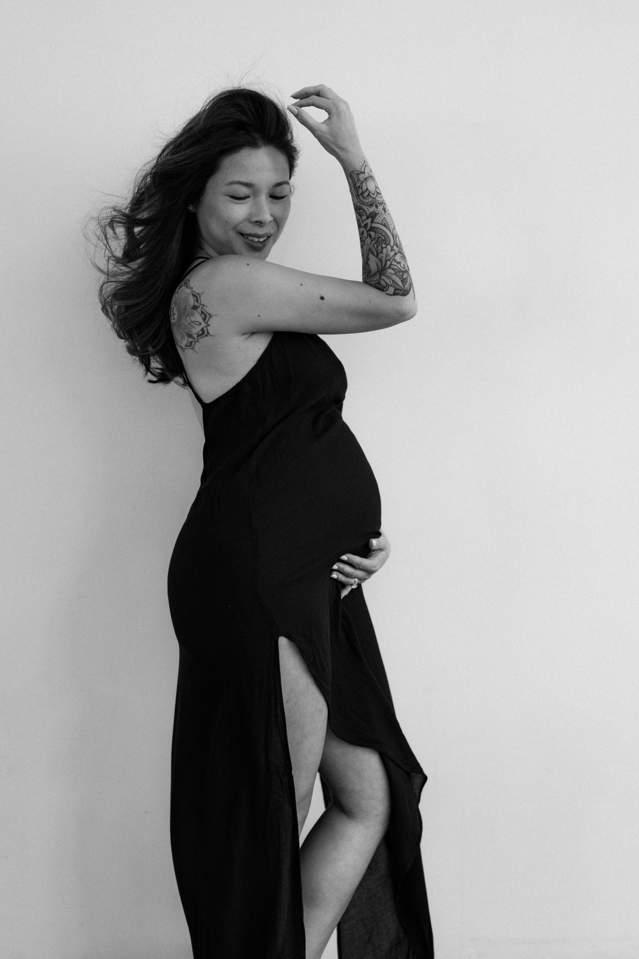 Krystal. Modern maternity photographer in Long Island New York