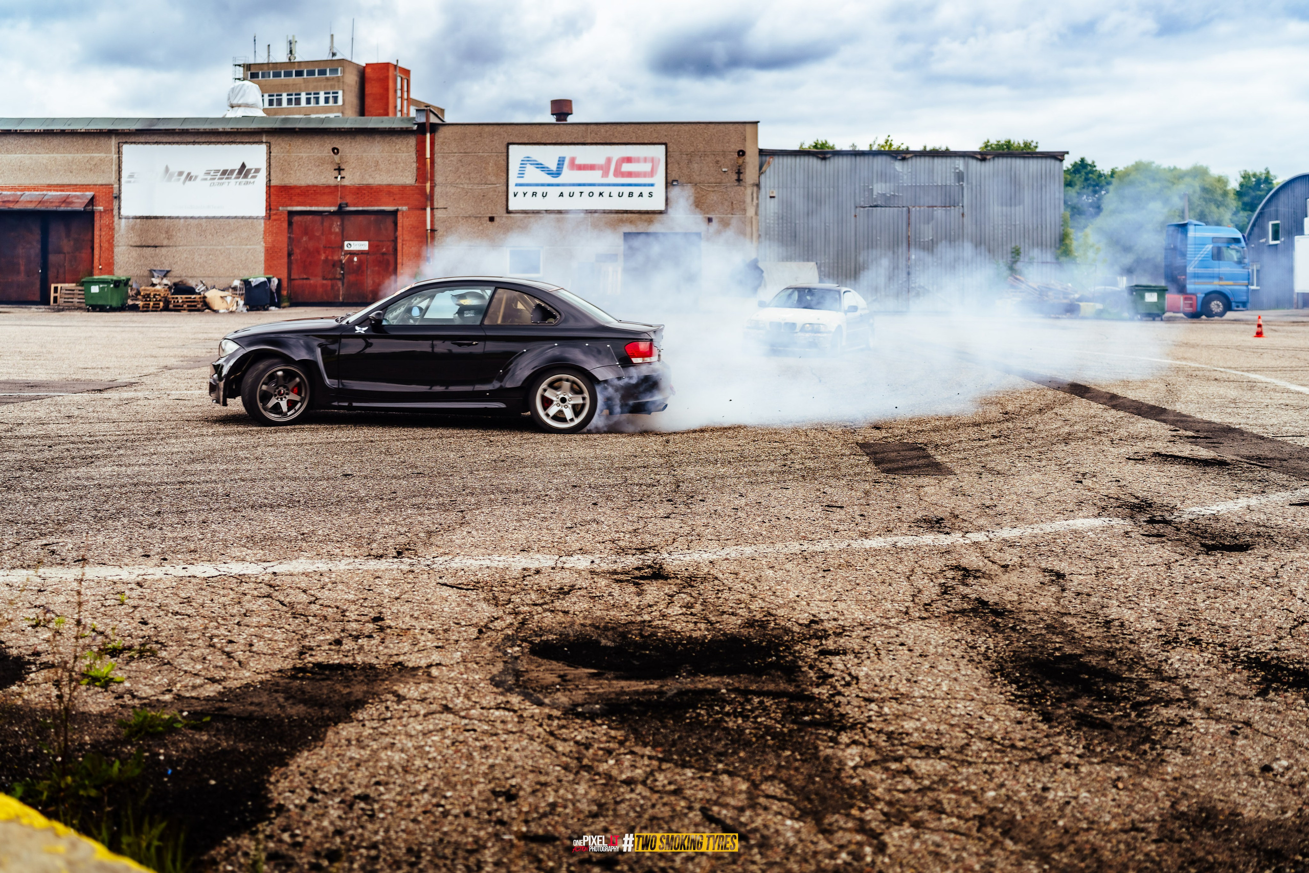 Side to Side #DRIFTDAY. OnePIXEL