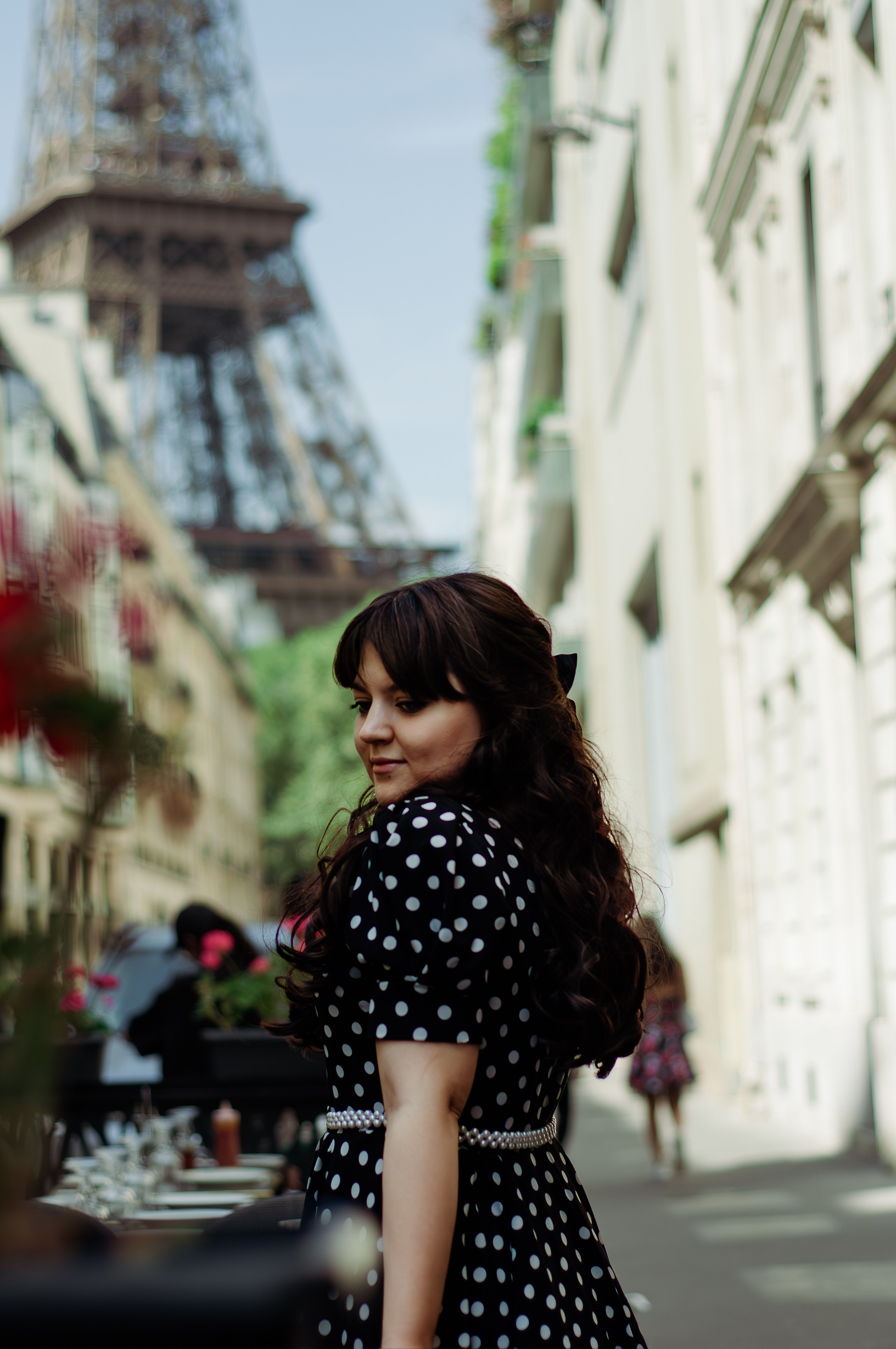 Женский портрет у Эйфелевой башни. Фотограф в Париже Полина Осипова