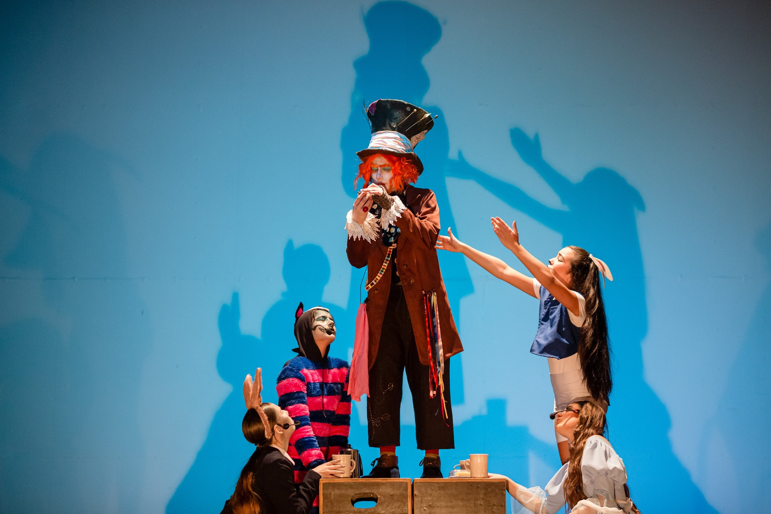 Espetáculo Teatral Alice no País das Maravilhas — Recriarte