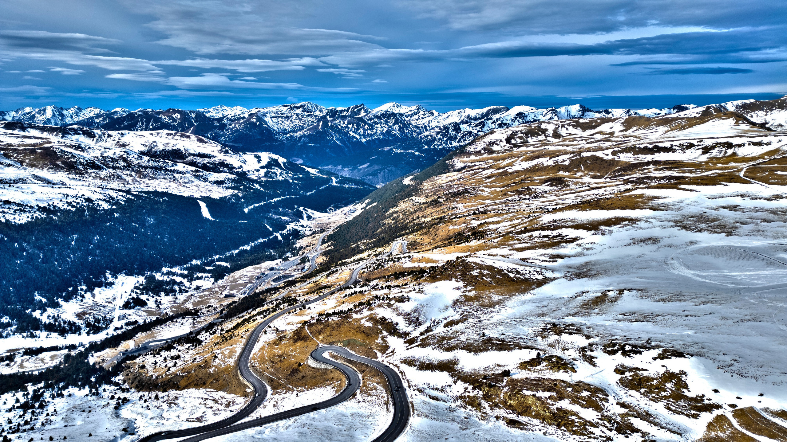 Photographe et Vidéaste Professionnelle à Béziers. Photographe Professionnel à Béziers et Montpellier – Mariages, Portraits et Vidéos Aériennes