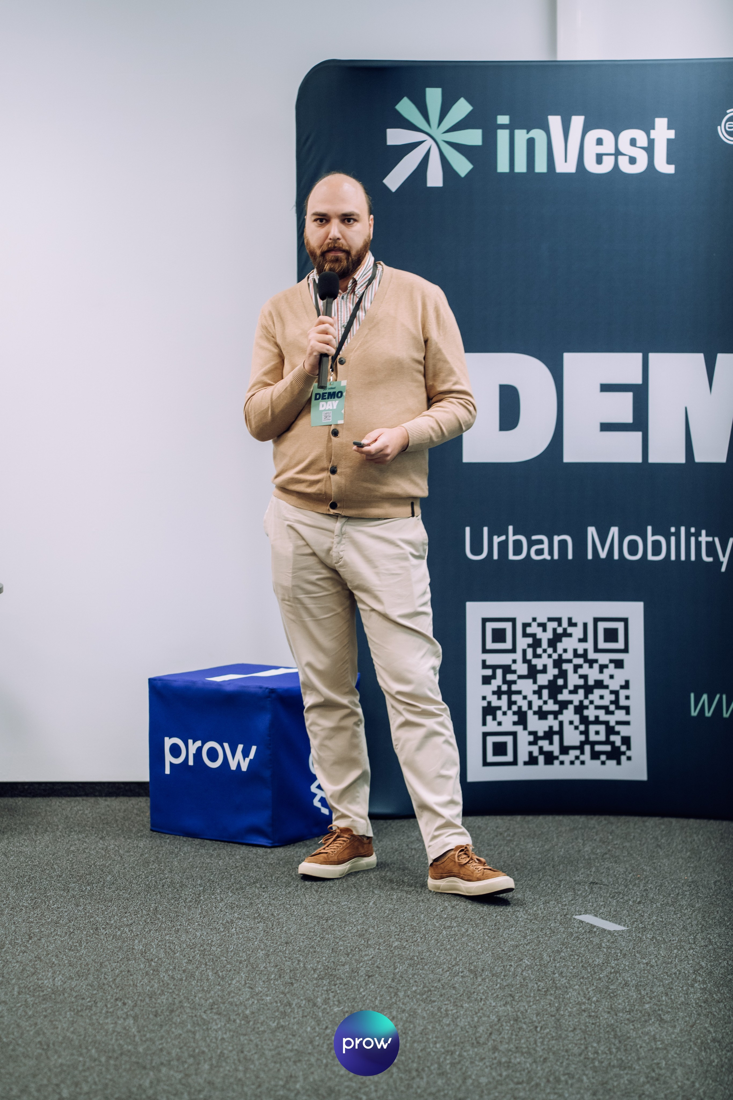 InVest DemoDay @ Cowork. Cozac Cristian Photographer