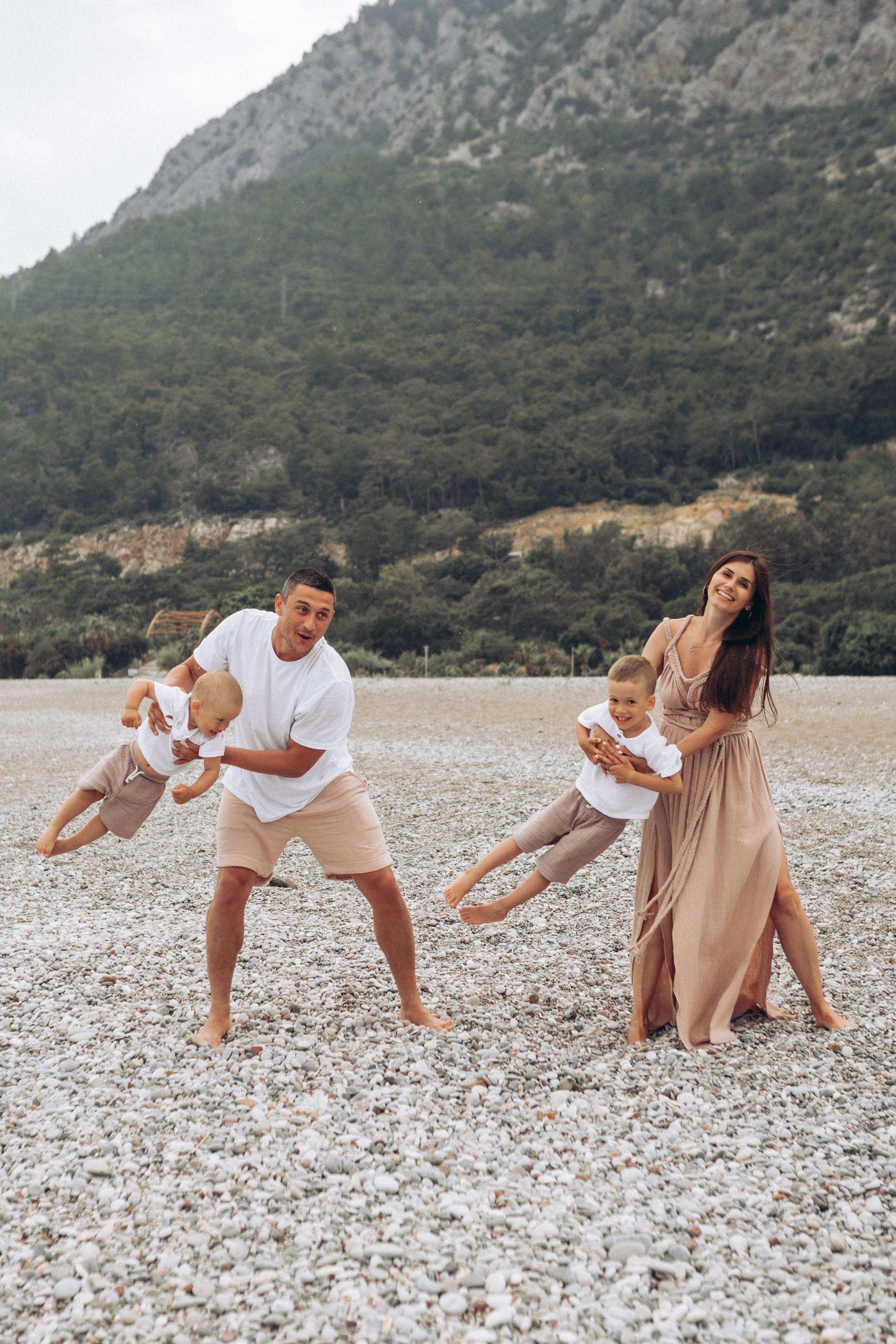 Семейная фотосессия на море. Фотограф в Анталии, Кемере и Белеке