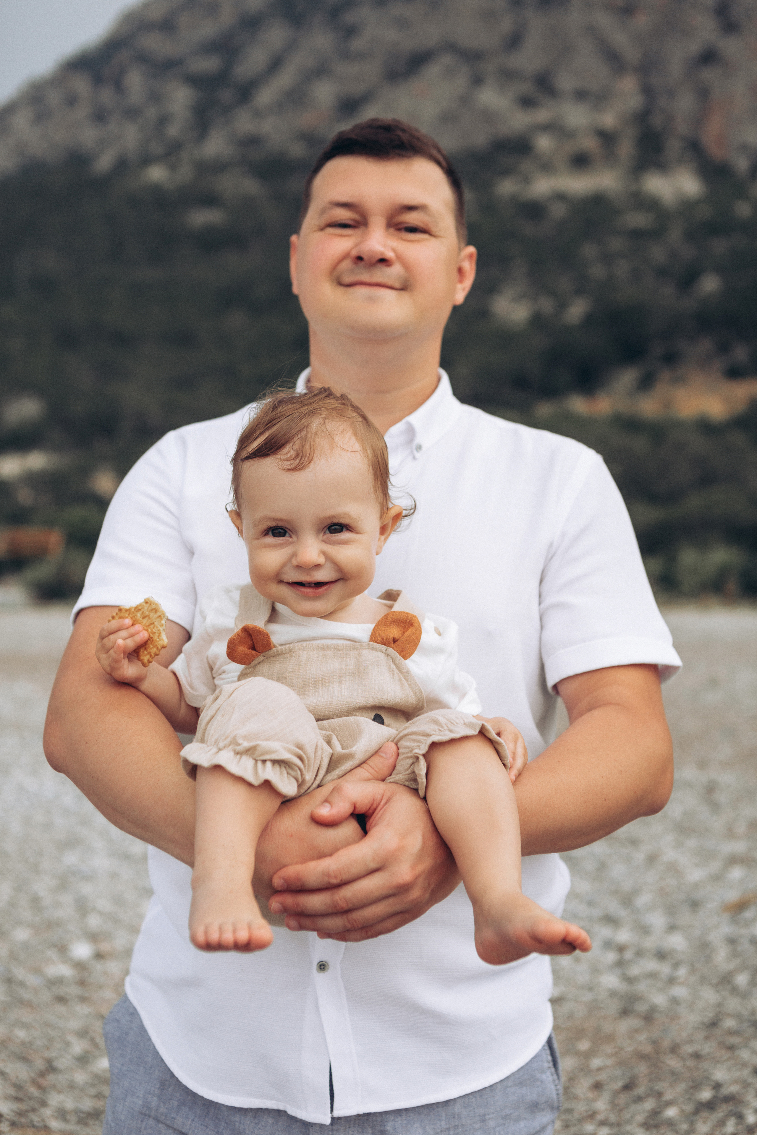 Семейная фотосессия с маленьким ребенком. Фотограф в Анталии, Кемере и Белеке