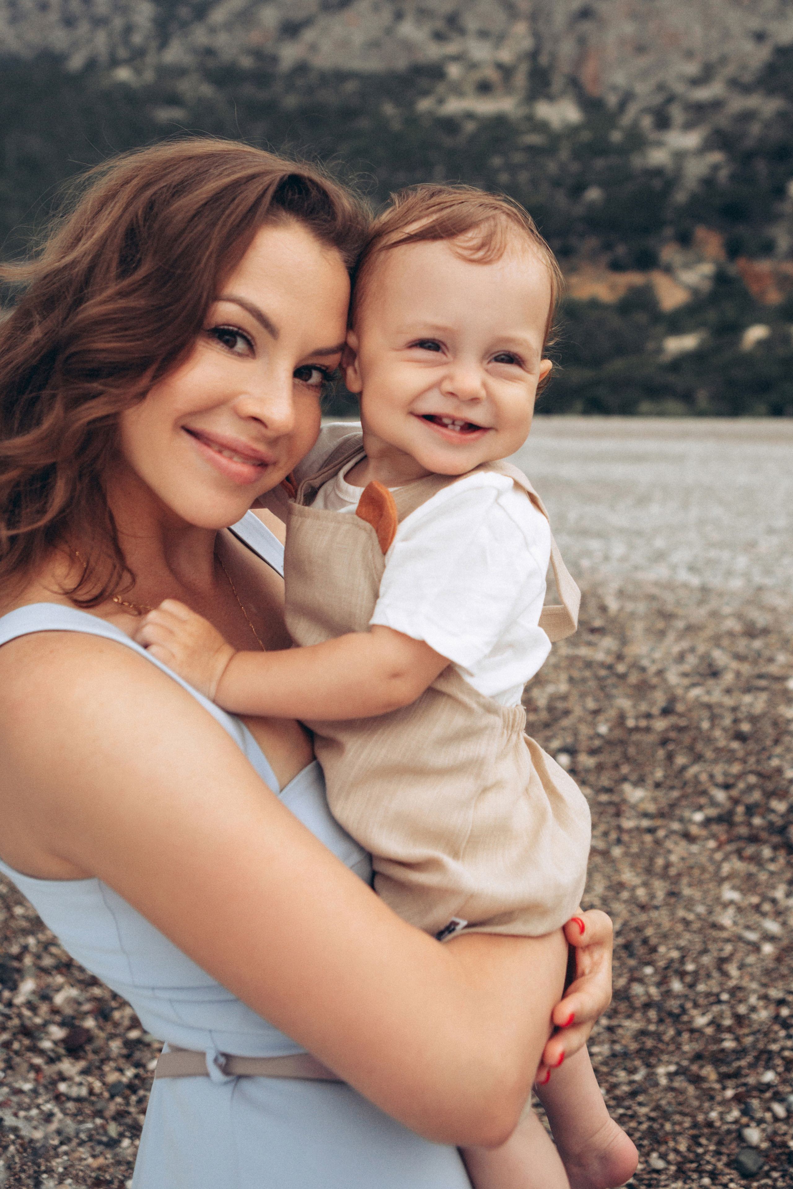 Семейная фотосессия с маленьким ребенком. Фотограф в Анталии, Кемере и Белеке