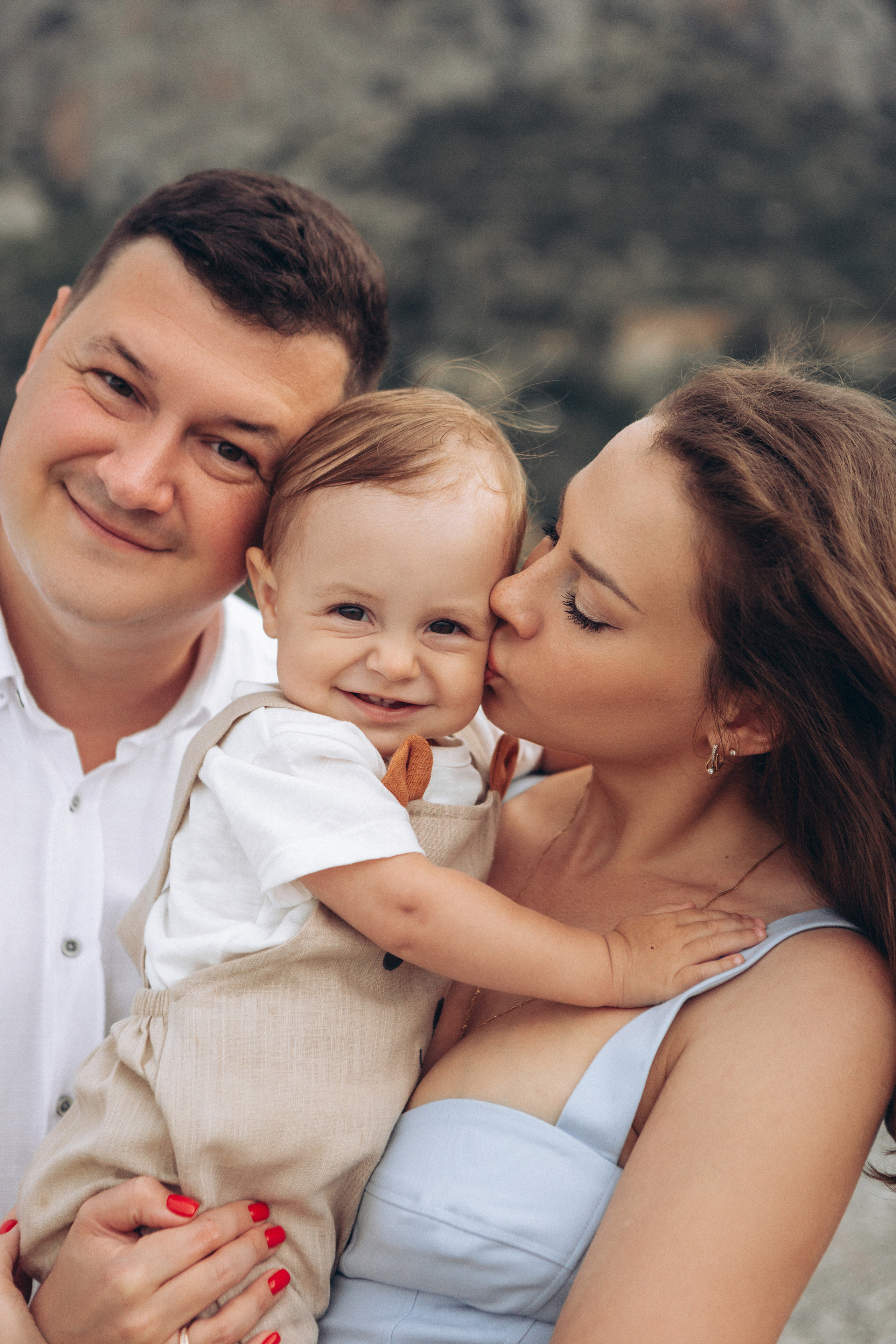 Семейная фотосессия с маленьким ребенком. Фотограф в Анталии, Кемере и Белеке