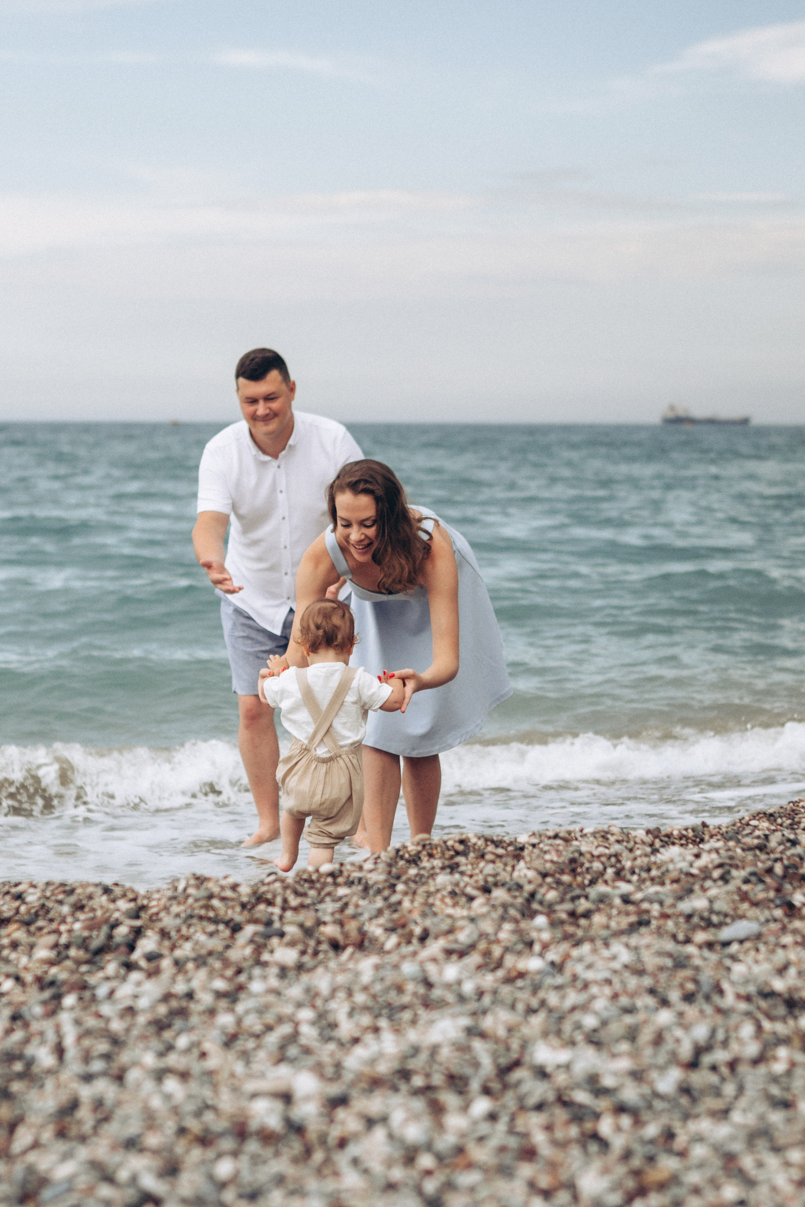Семейная фотосессия с маленьким ребенком. Фотограф в Анталии, Кемере и Белеке
