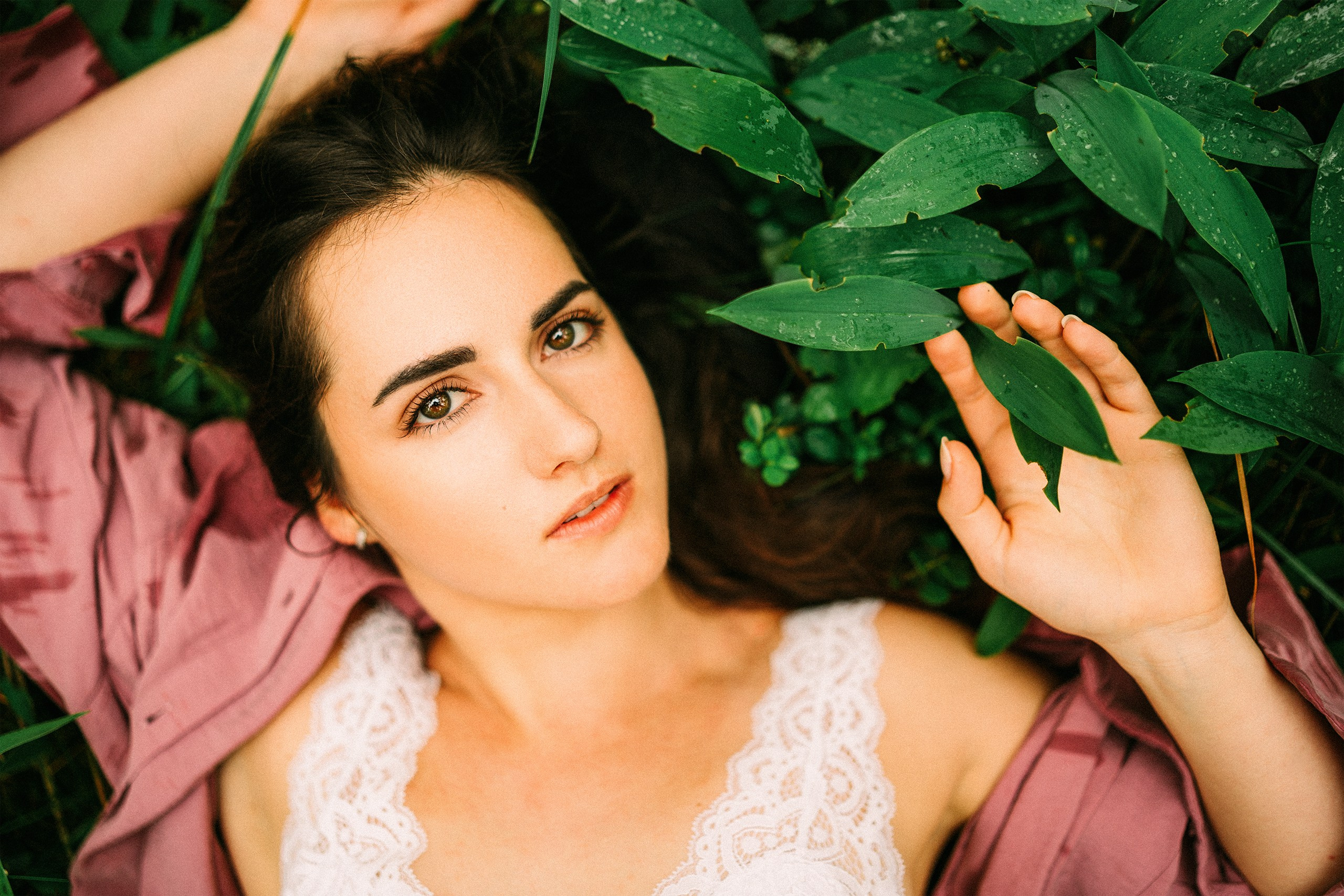 Greens and Water. Couple and Family Photographer in Tallinn, Sasha Kaloshin