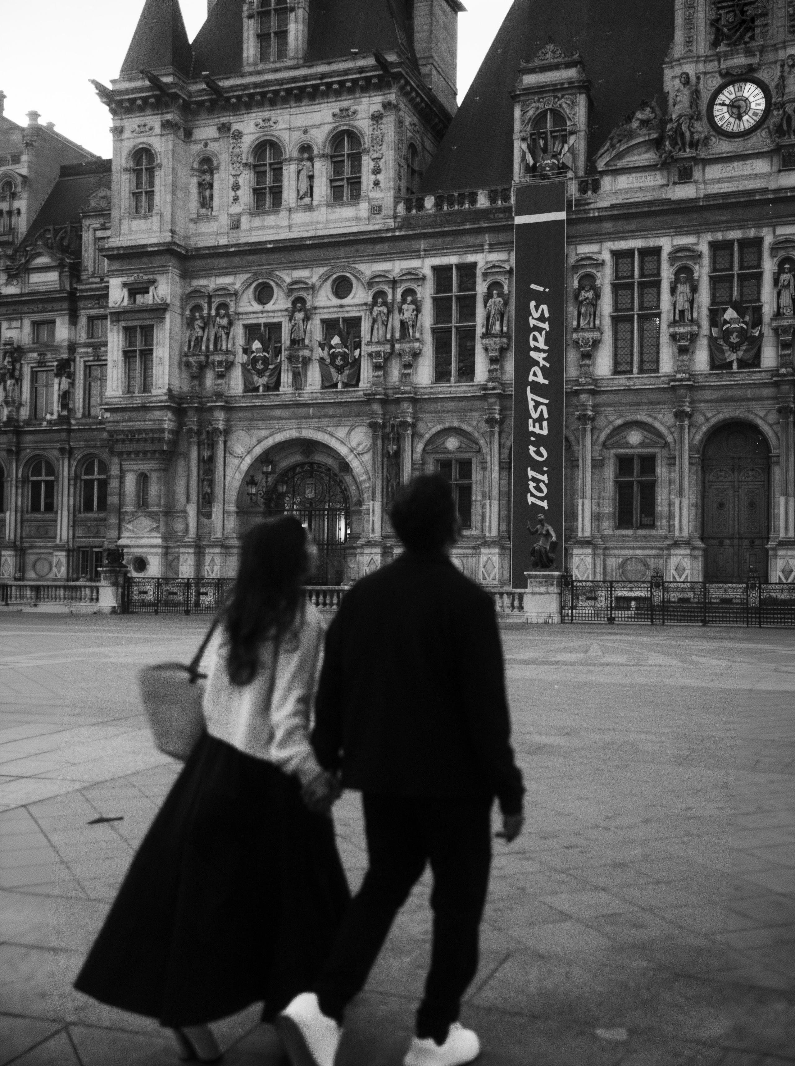 Spring Couple Photoshoot in Paris