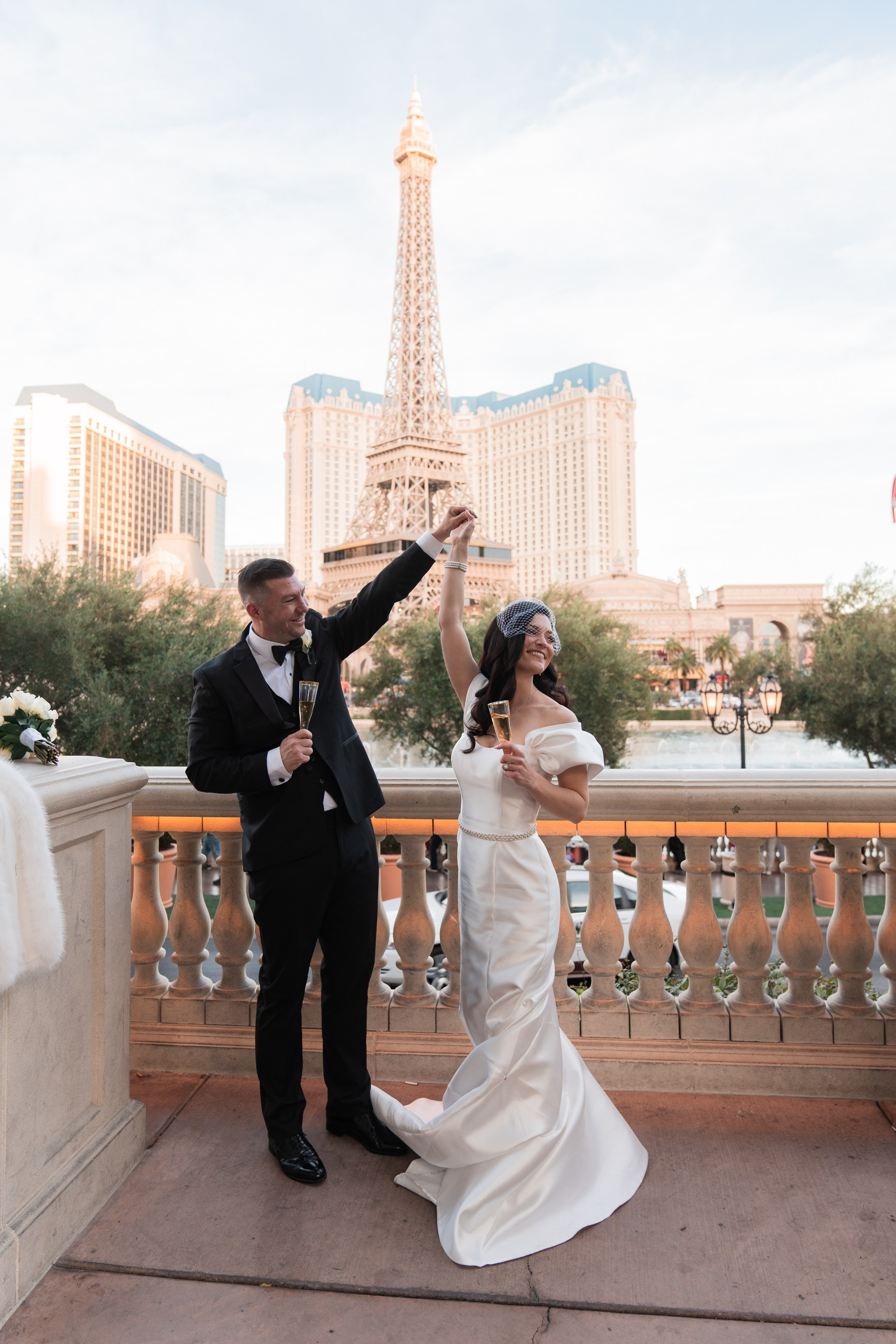 Meghan&Nick. Wedding & elopement photographer Viktoriya Kravtsov. Las Vegas