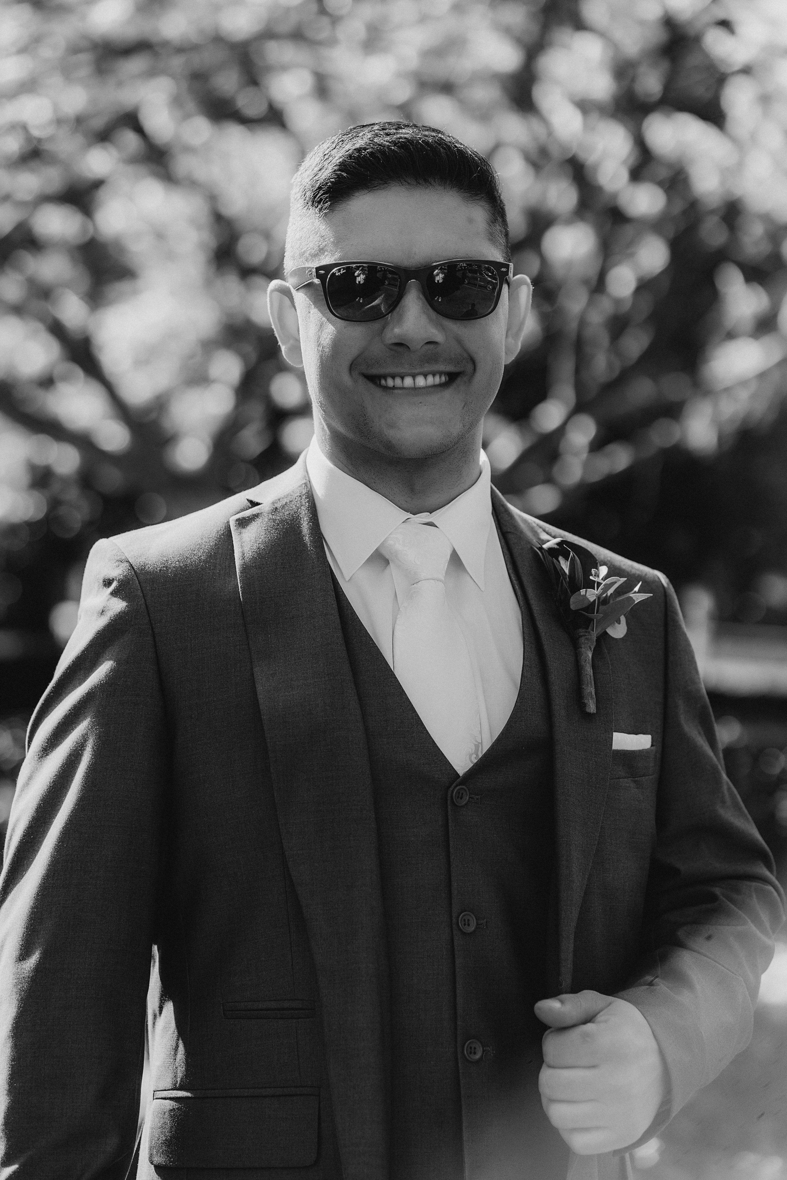 Megan & Oneias. Main