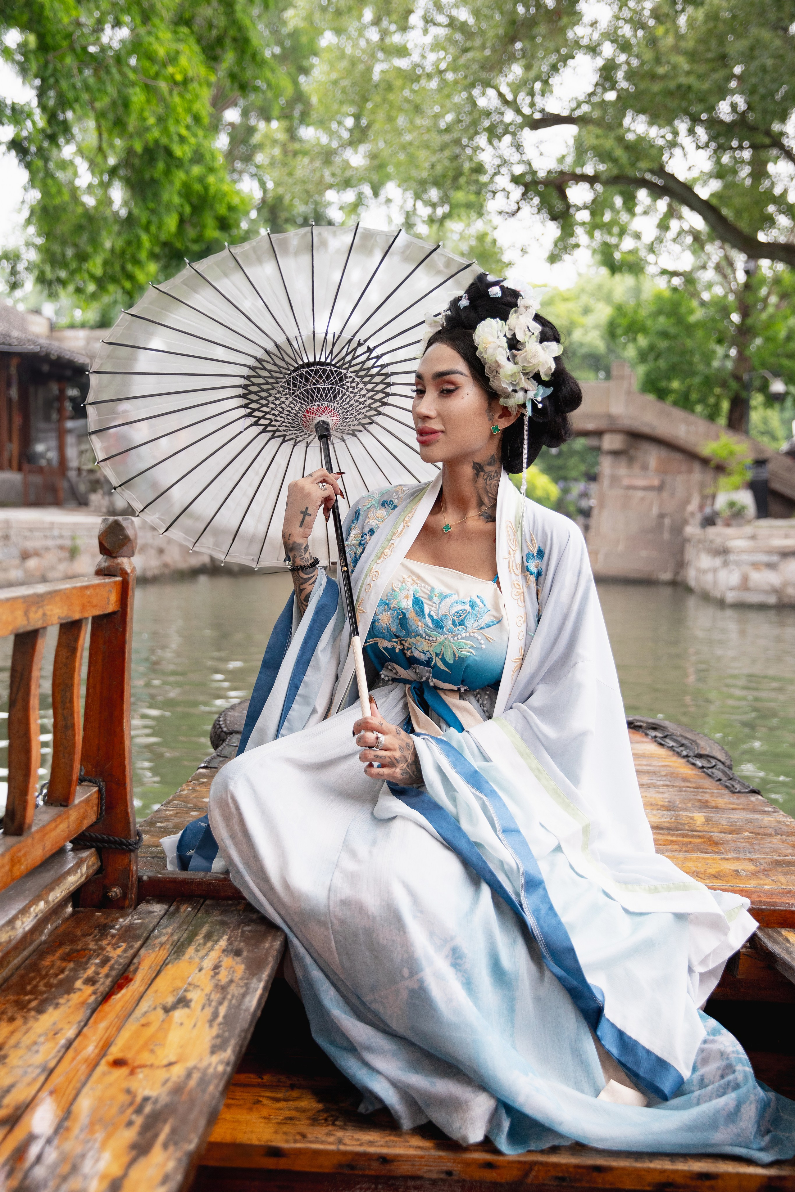 фотосессия в традиционной водной деревне - китайской Венеции - Чжуцзяцзяо