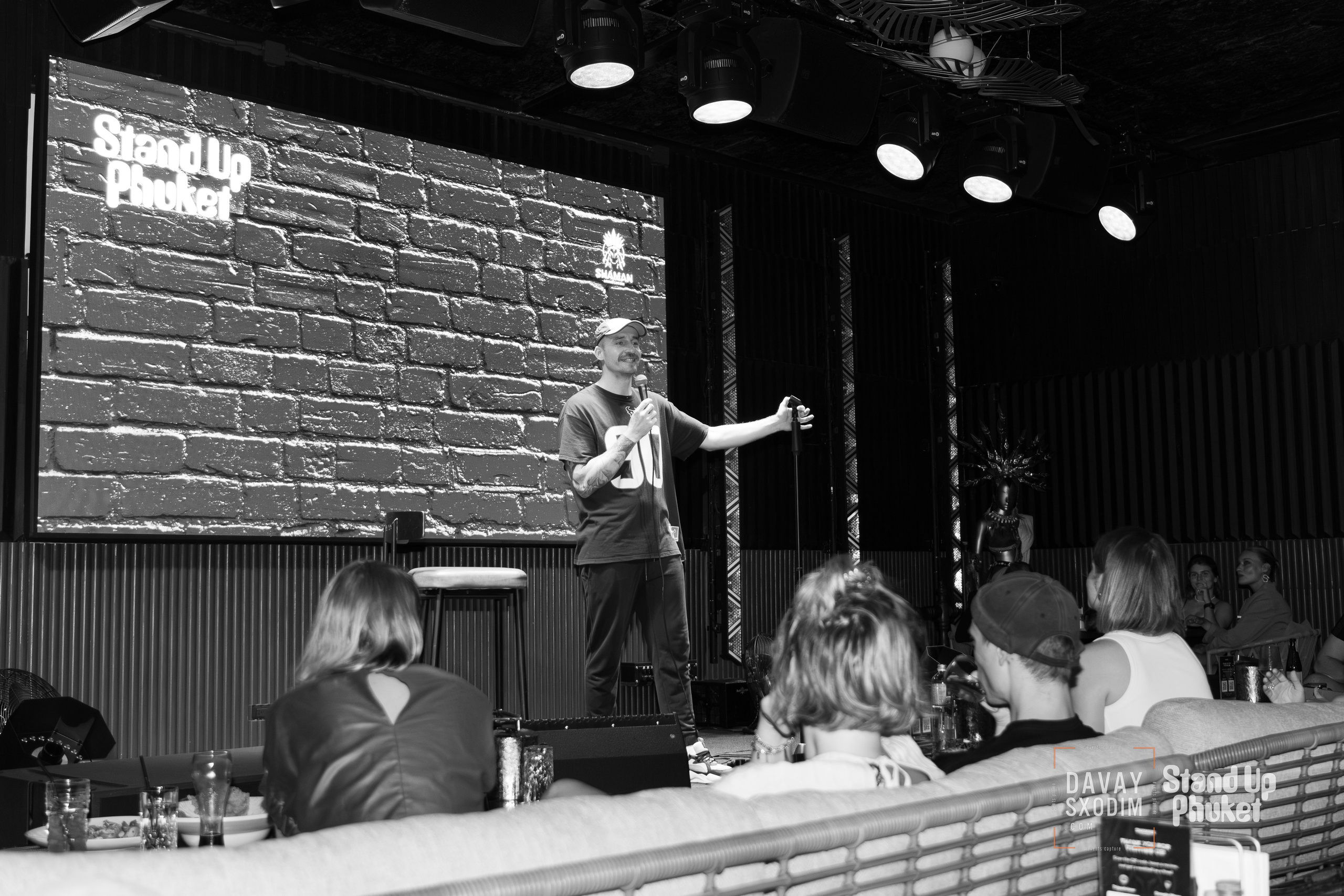 Standup Влада Лапина | Фоторепортаж | Афиша | DAVAYSXODIM.com PHUKET. АФИША|ФОТОРЕПОРТАЖИ|ИВЕНТЫ|ПХУКЕТ