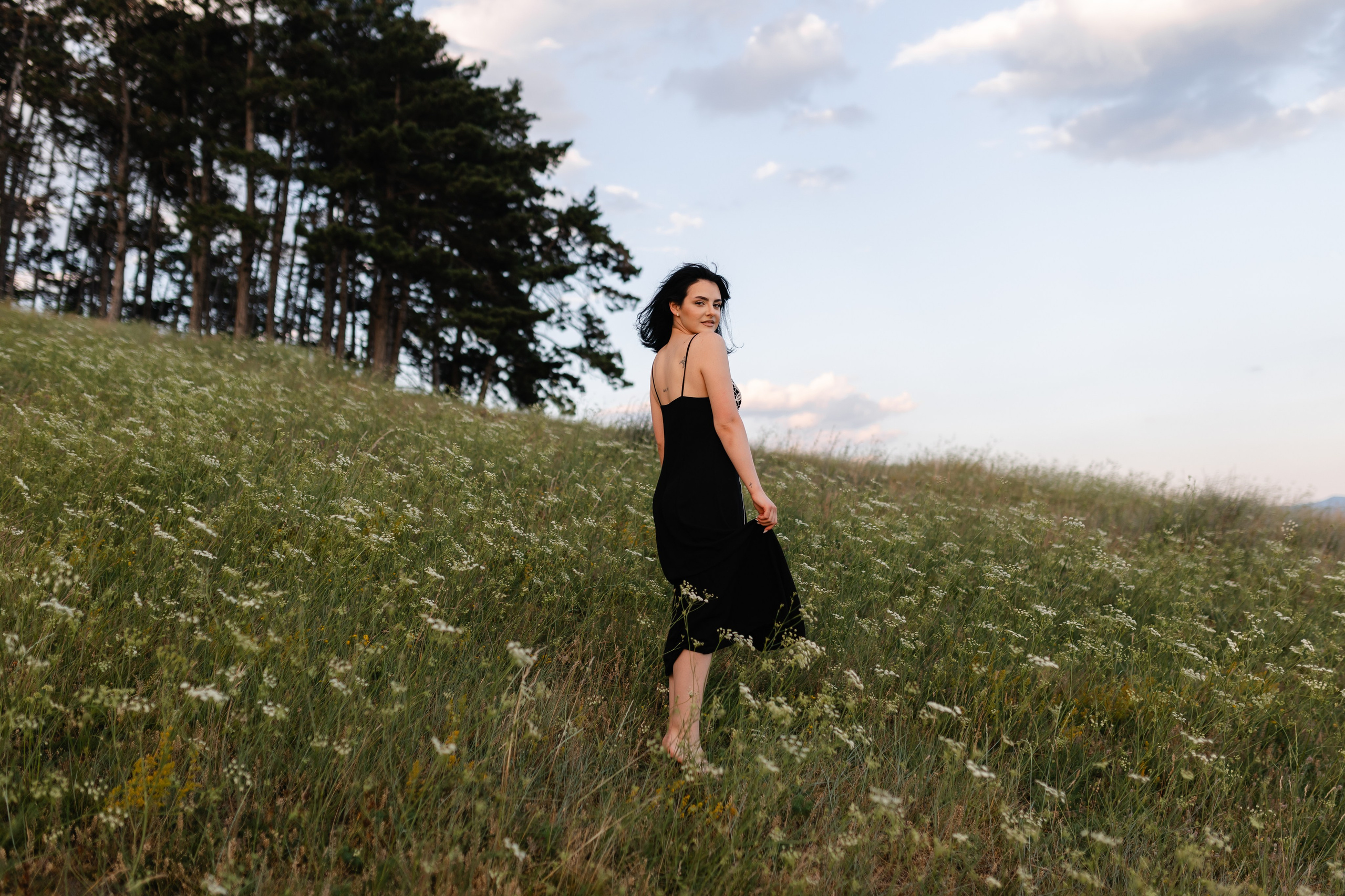 Laura — Portrait. Main