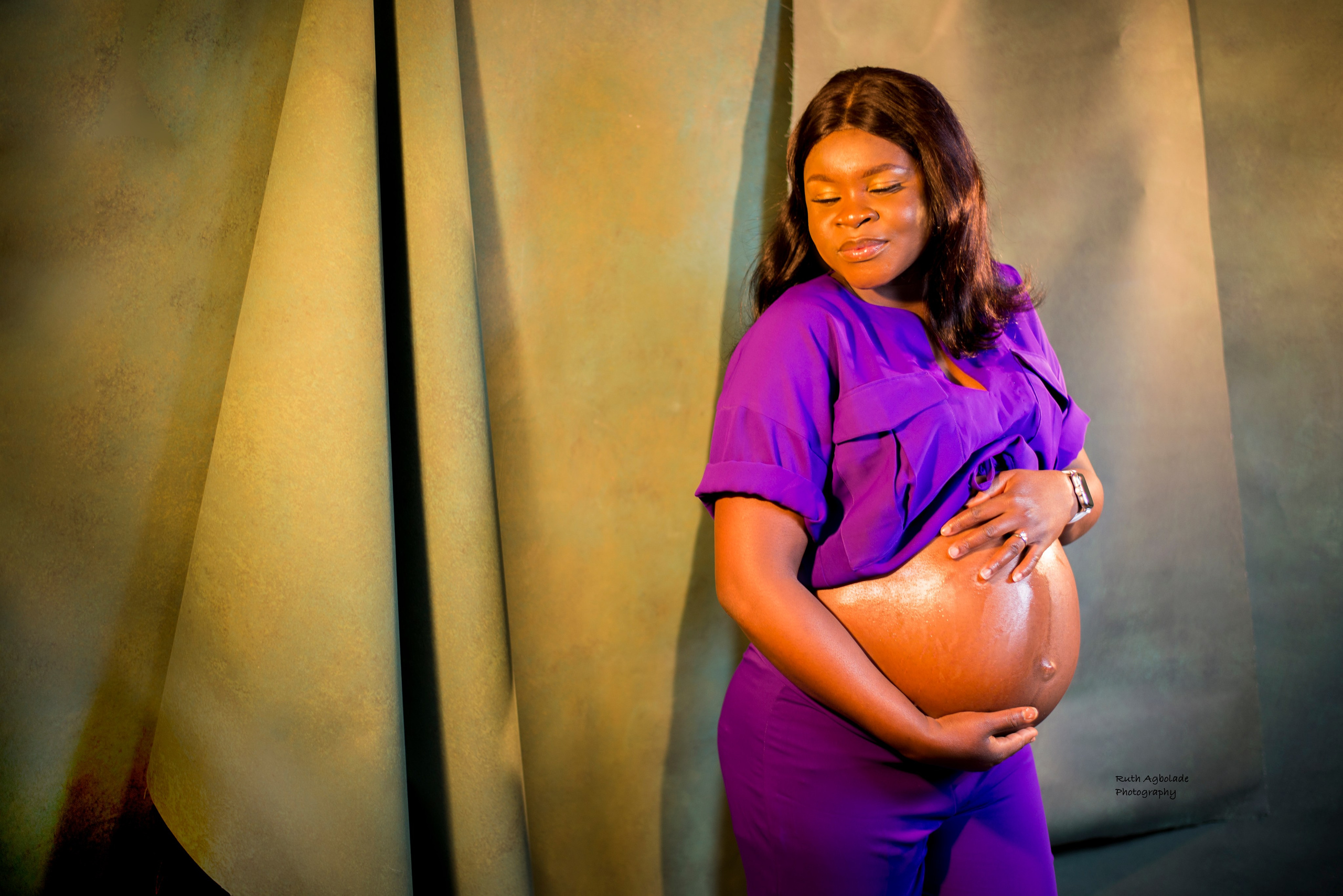 Maternity Photoshoot. Portrait & Brand Photographer in Bradford, West Yorkshire