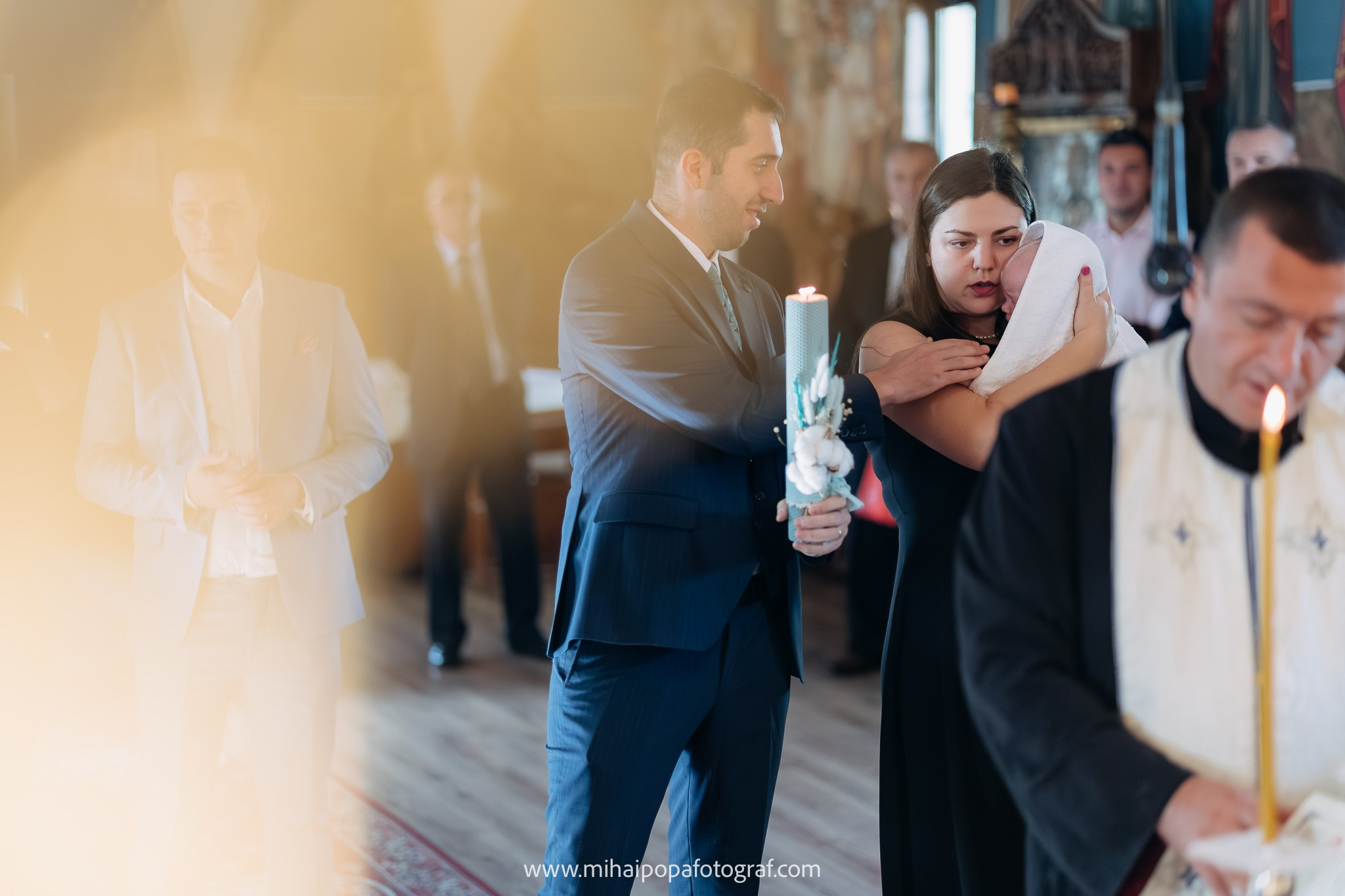 Fotograf de botez în Bucuresti| Mihai Popa Fotograf. Fotograf Nuntă & Botez București - Mihai Popa | Dincolo de oameni, imortalizez emoții!