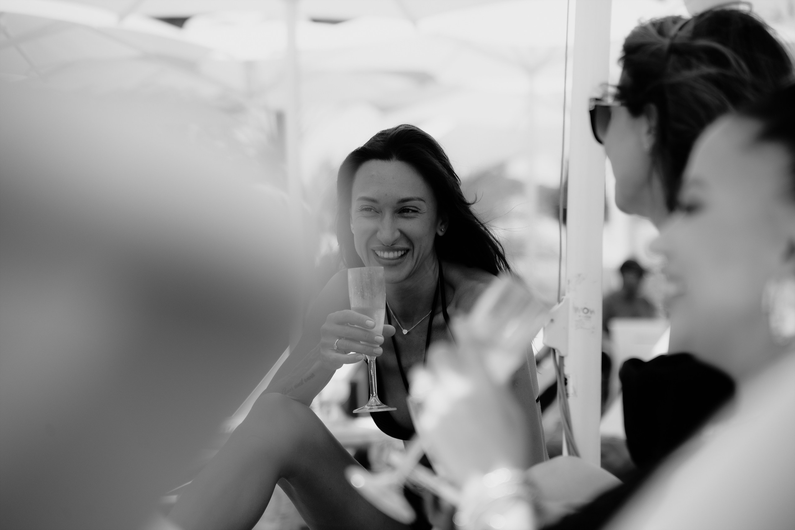 Hen party photographer in Spain — live photos by the pool | Andrey Lukovnikov