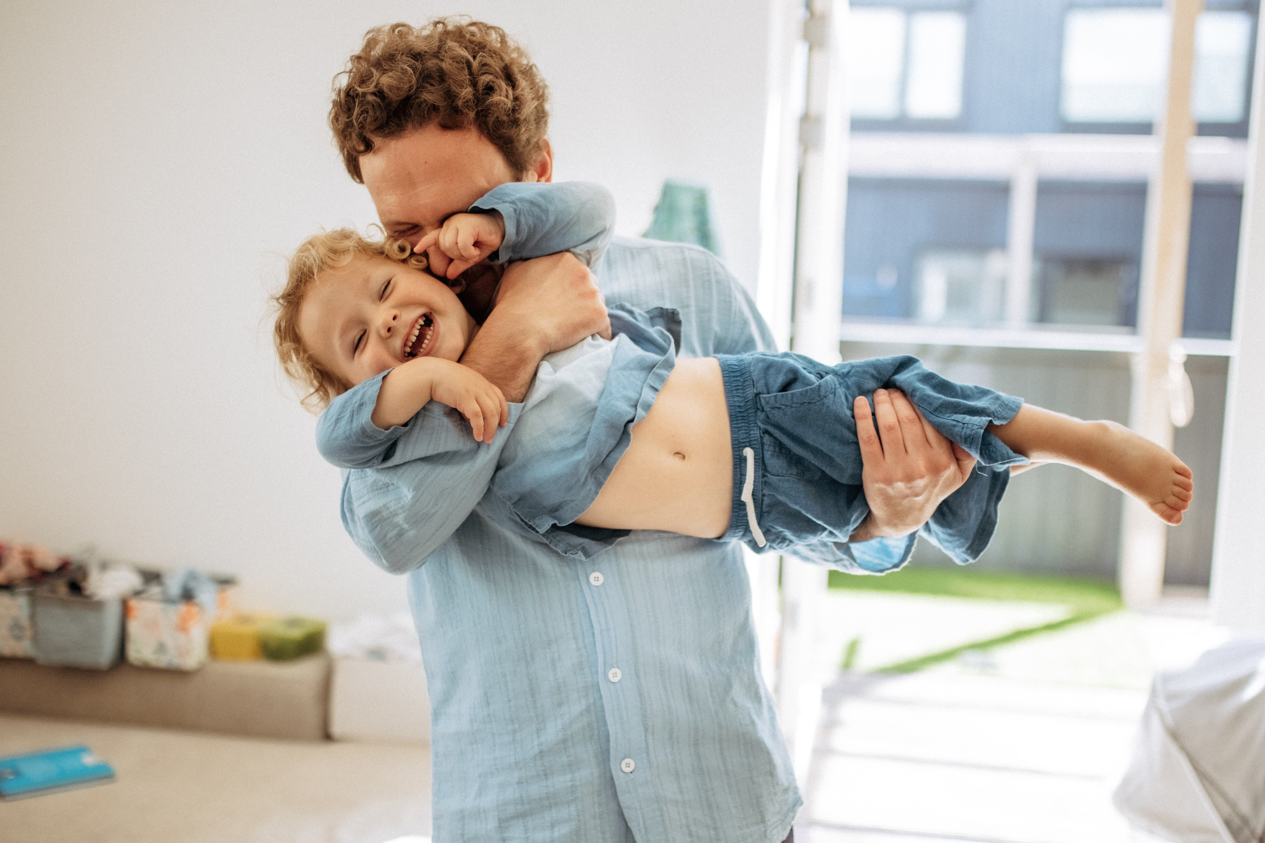 Indoor Family. Olga Tikhonova: family photography Cambridgeshire