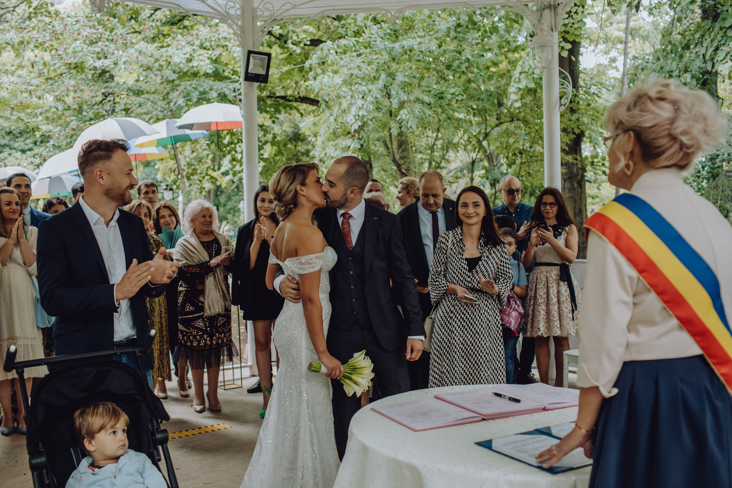 Liviu & Simona. Wedding & couple photographer from Romania Rut Vetan