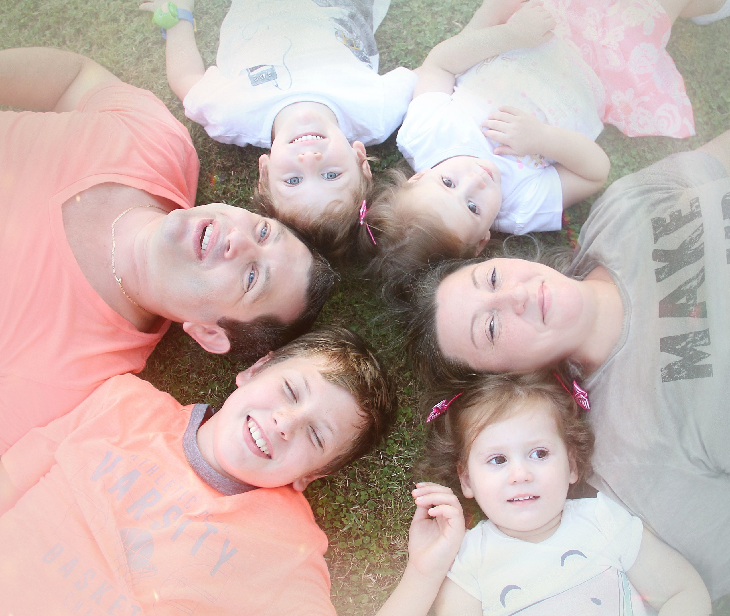 LA FAMIGLIA. Lina Zlotnikov