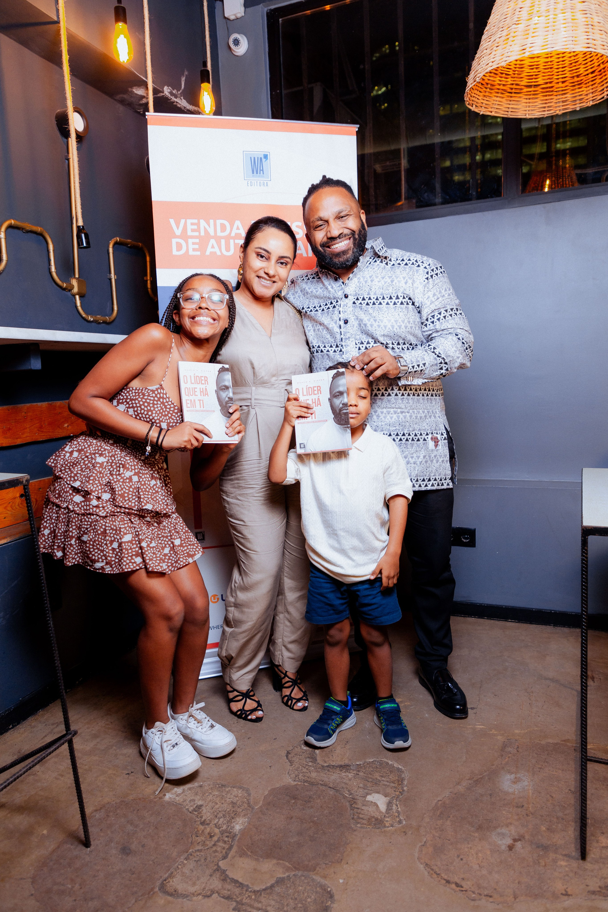 Lançamento do livro — MV