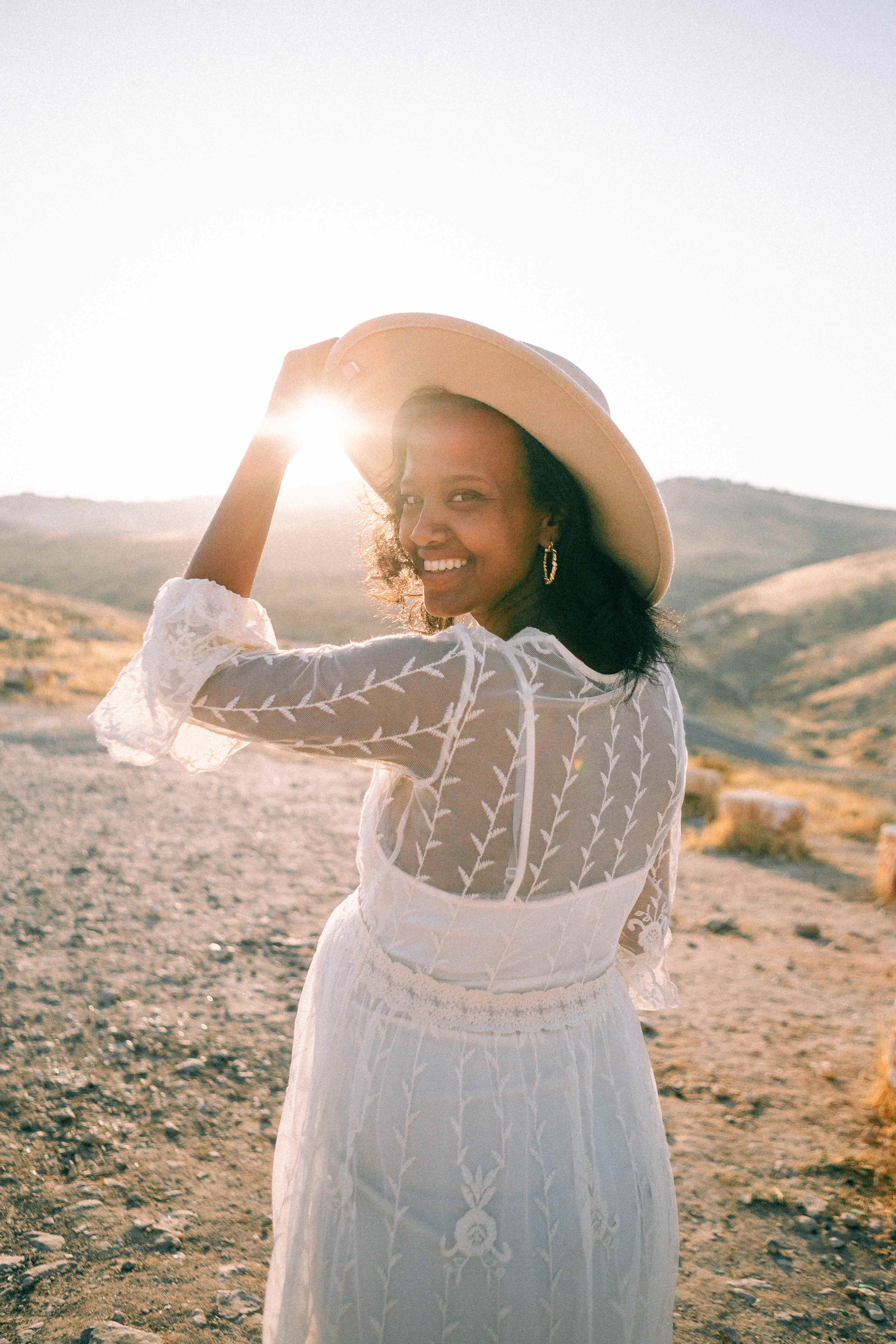 PHOTO SESSION IN THE DESERT NEAR MAALE ADUMIM. PHOTOGRAPHER IN ISRAEL