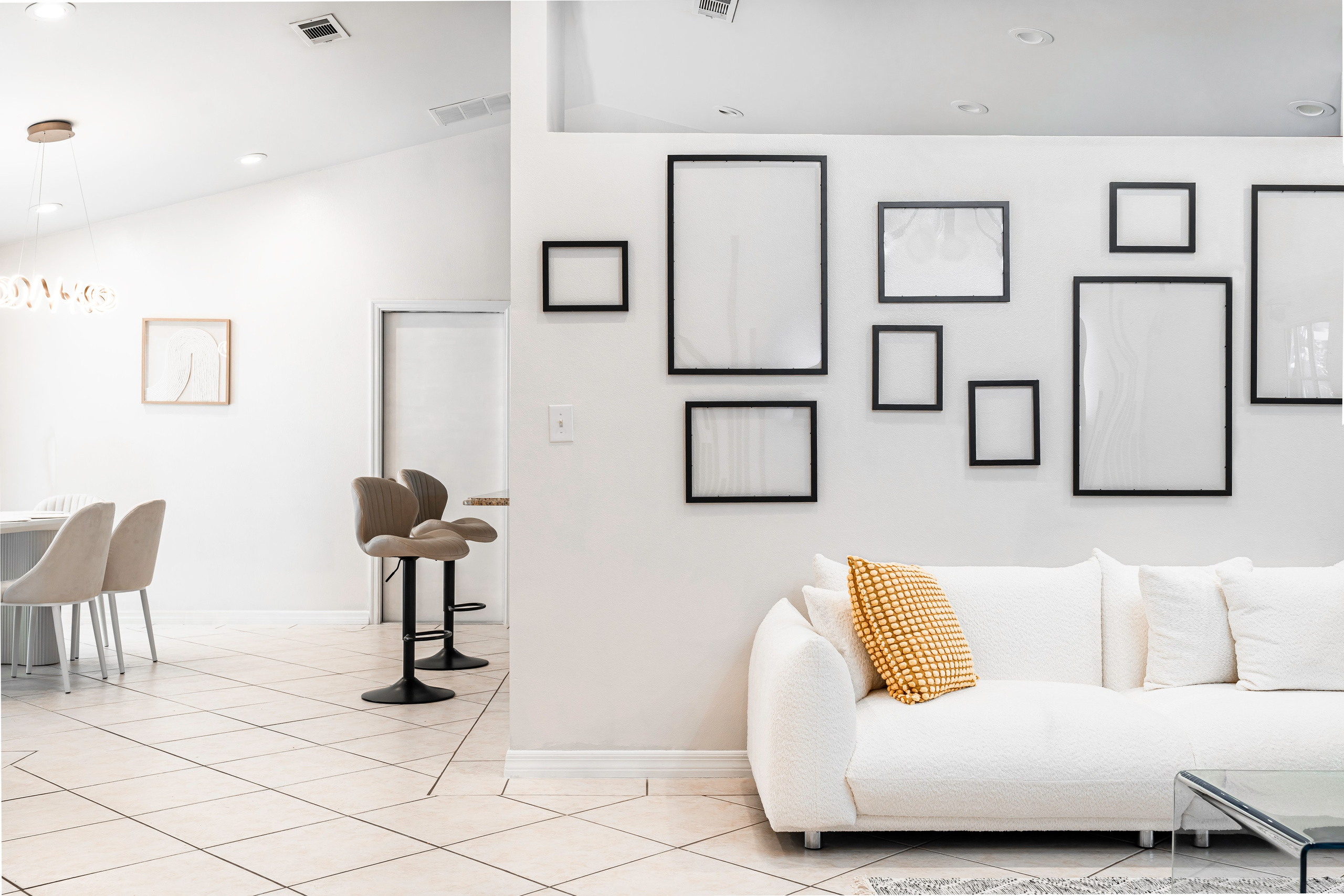 The house is for Rent AirBNB: https://ru.airbnb.com/rooms/1023445326769536774?_set_bev_on_new_domain=1702356155_MDFhNDI0ZDdjMDhj&source_impression_id=p3_1702356155_K3LTjNJeF83QUyI0