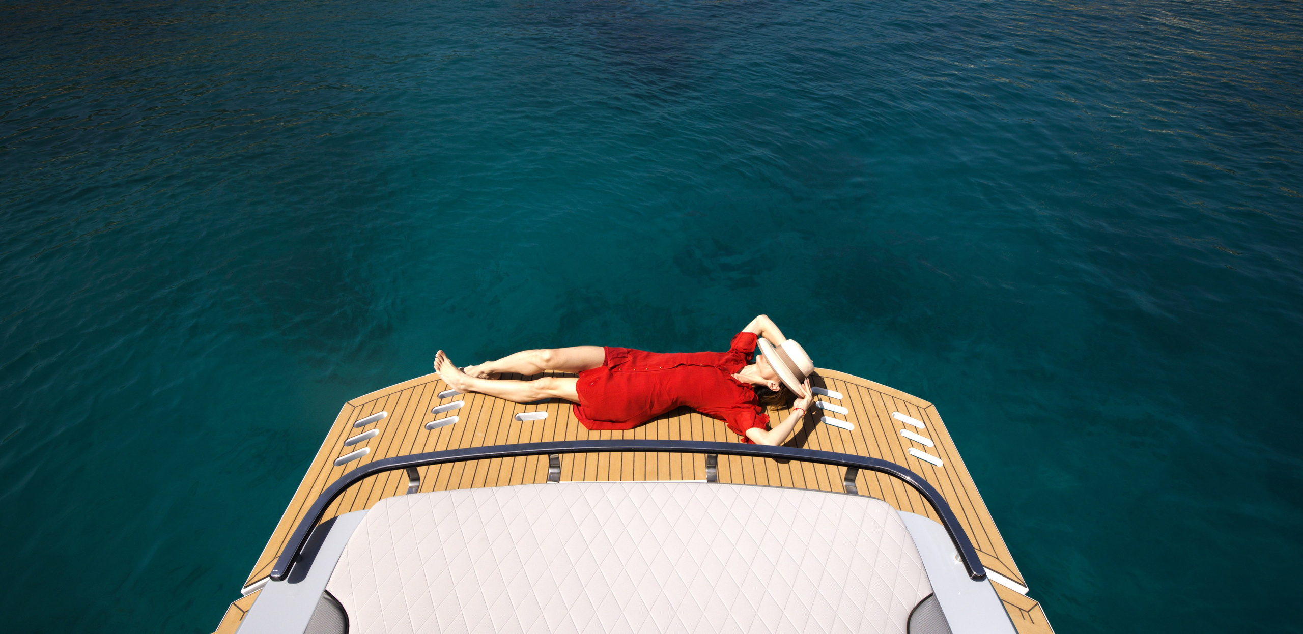 Portrait photographer in Europe. Aurora Balear in Balearic Islands, woman portrait photographer. Work in Spain