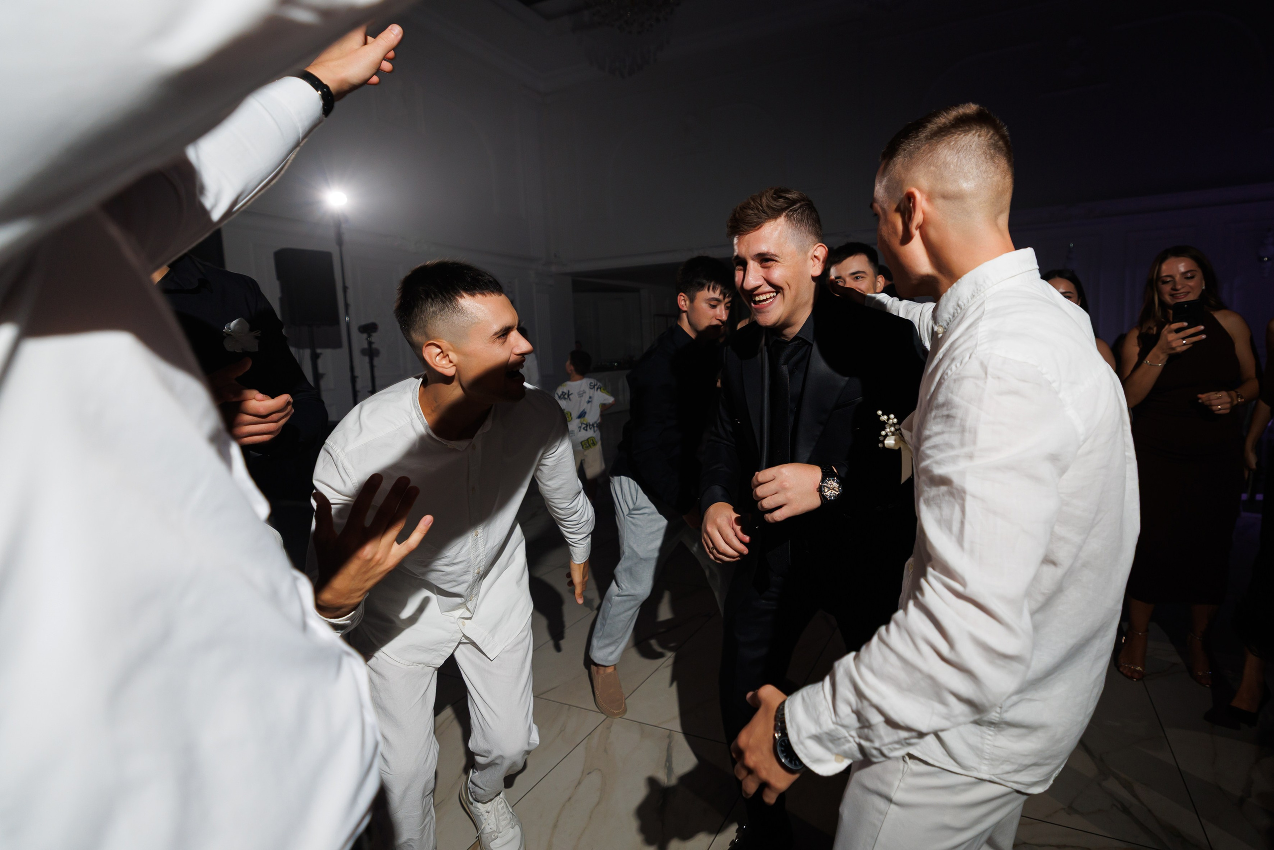 Fotograf nunta chisinau. Dinu Malancea. Dinumalancea.com — fotograf de nunta si familie. Moldova, Romania, UE