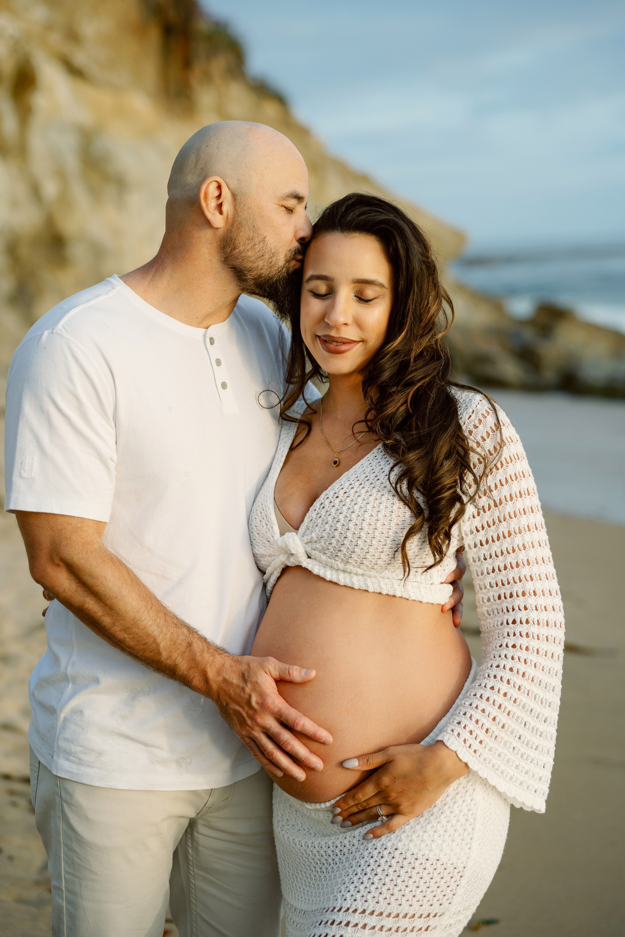 Maternity Photoshoot at Laguna Beach. Wedding Photography & Videography Team in California, Los Angeles, San Francisco, San Diego and Travel
