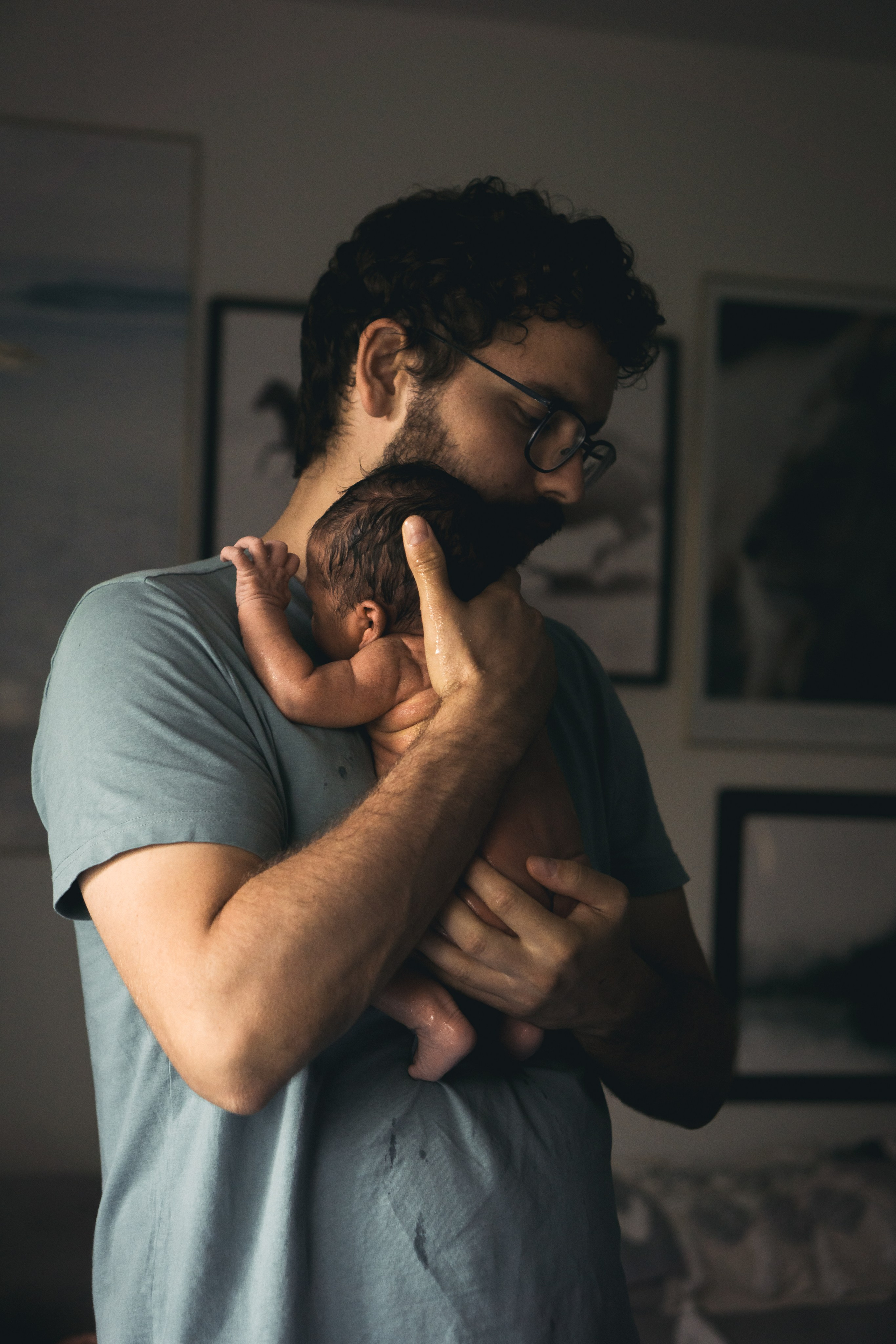 Monika, Pool newborn shooting. Family photographer Aargau Zurich