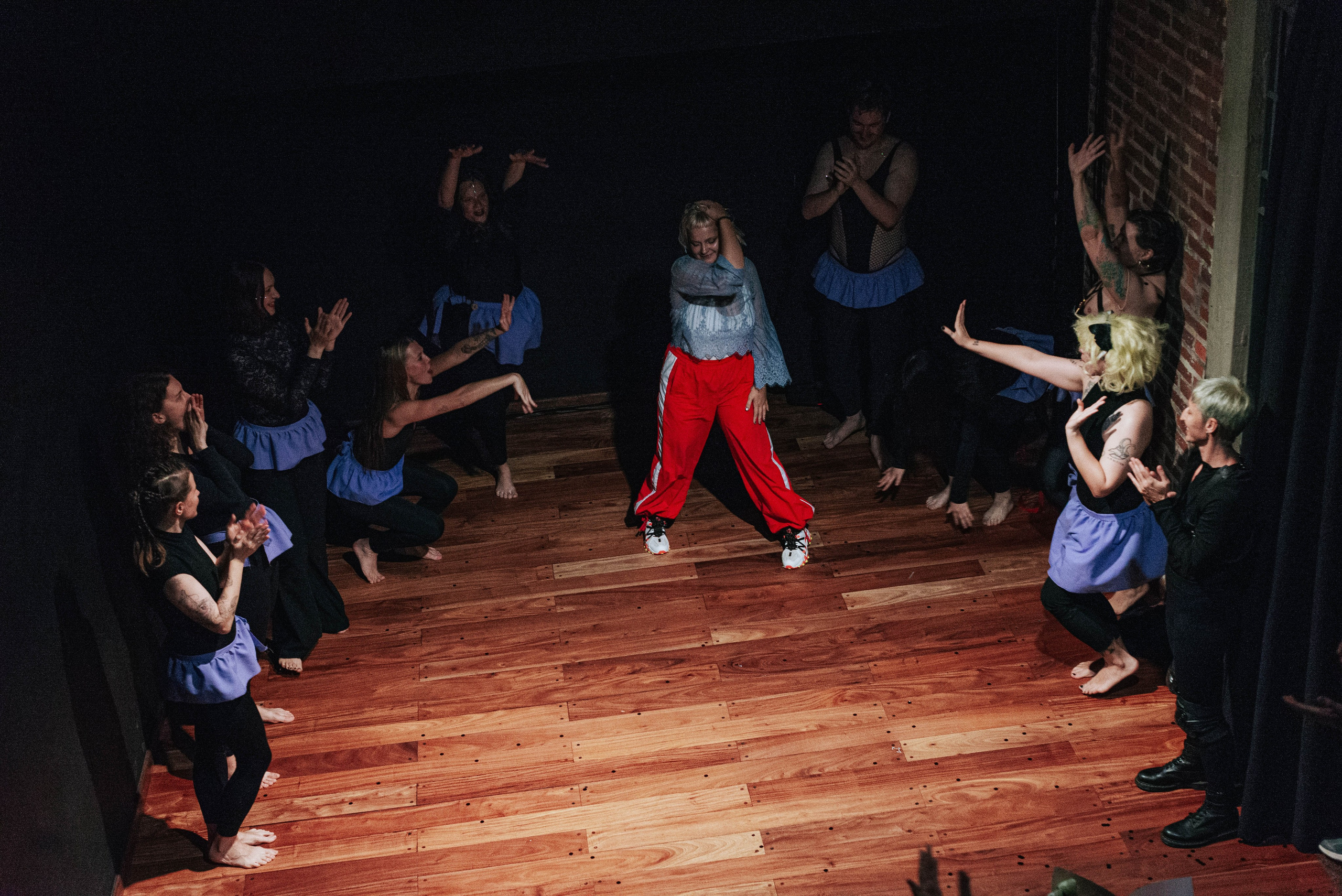 Анонс. Полковник и птицы. Фотограф @elmirkami в городе Буэнос-Айрес