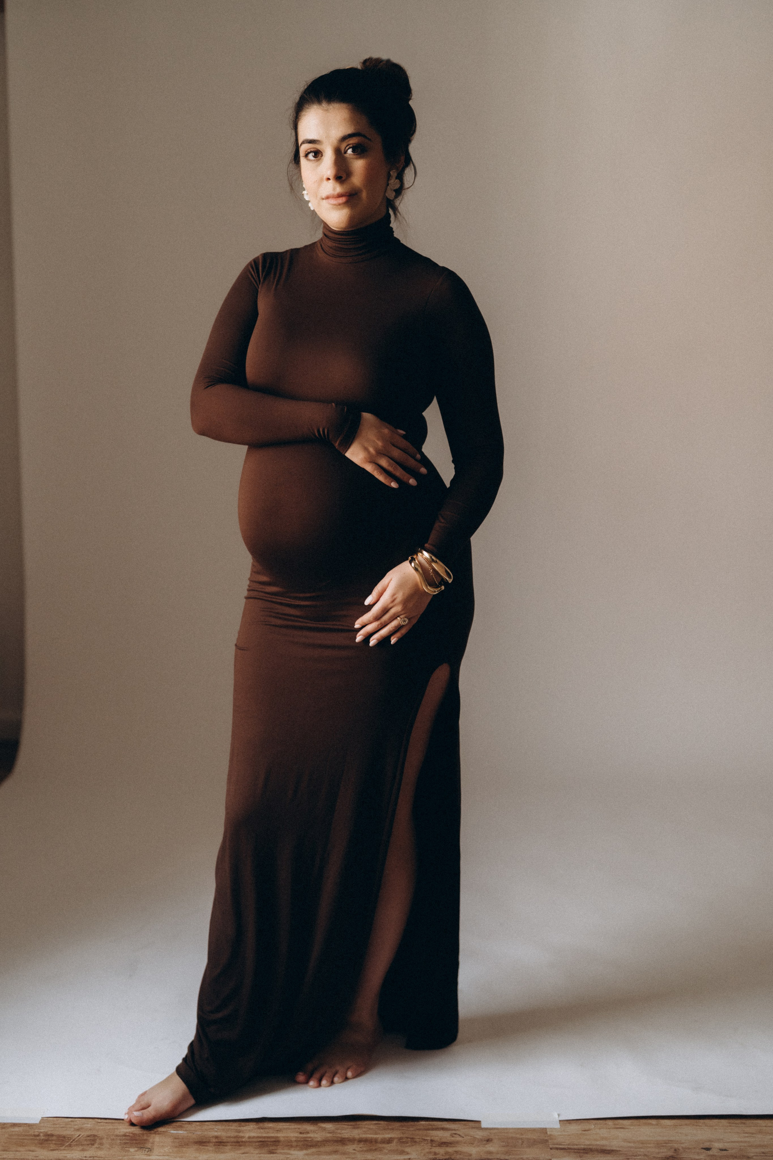 Nicole. Modern maternity photographer in Long Island New York