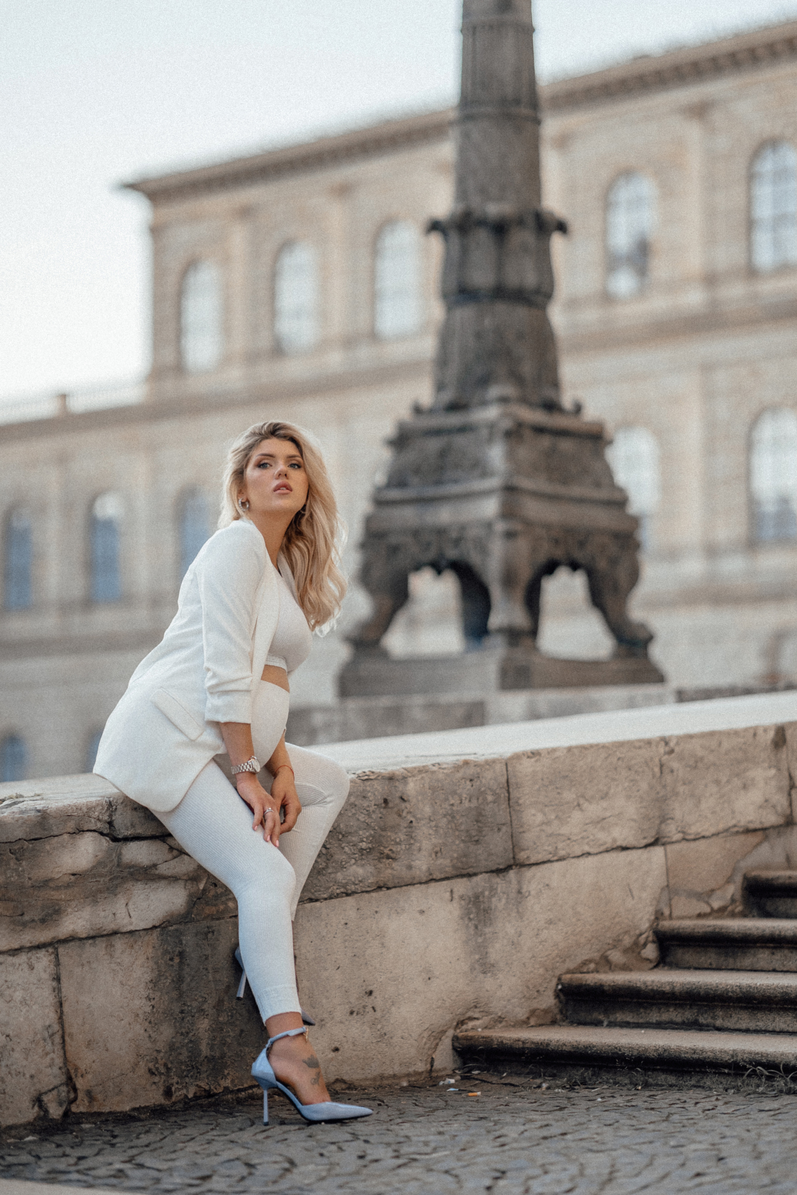 Pregnancy street style. Family photograph in Munich Anastasia Vorobtsova