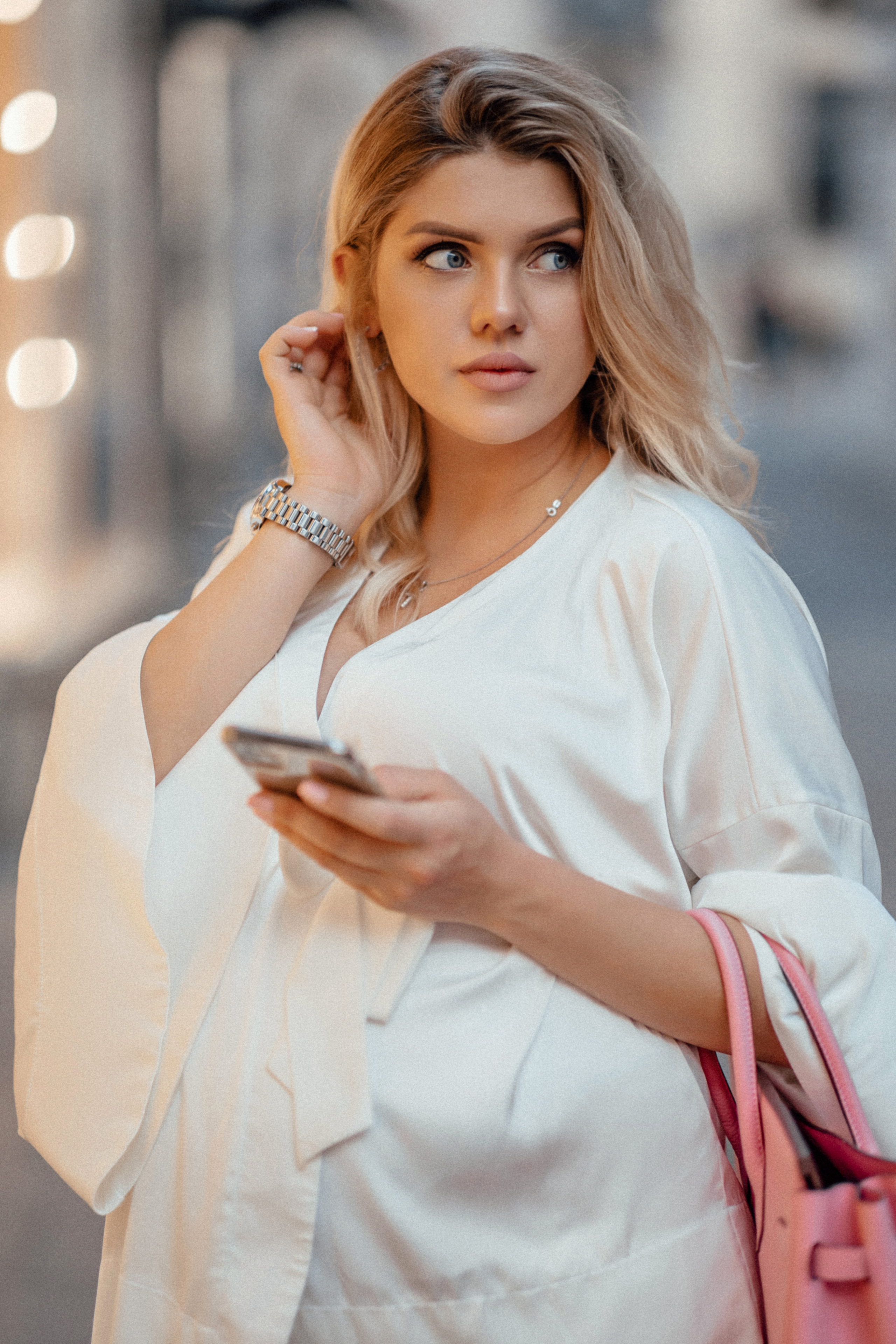 Pregnancy street style. Family photograph in Munich Anastasia Vorobtsova