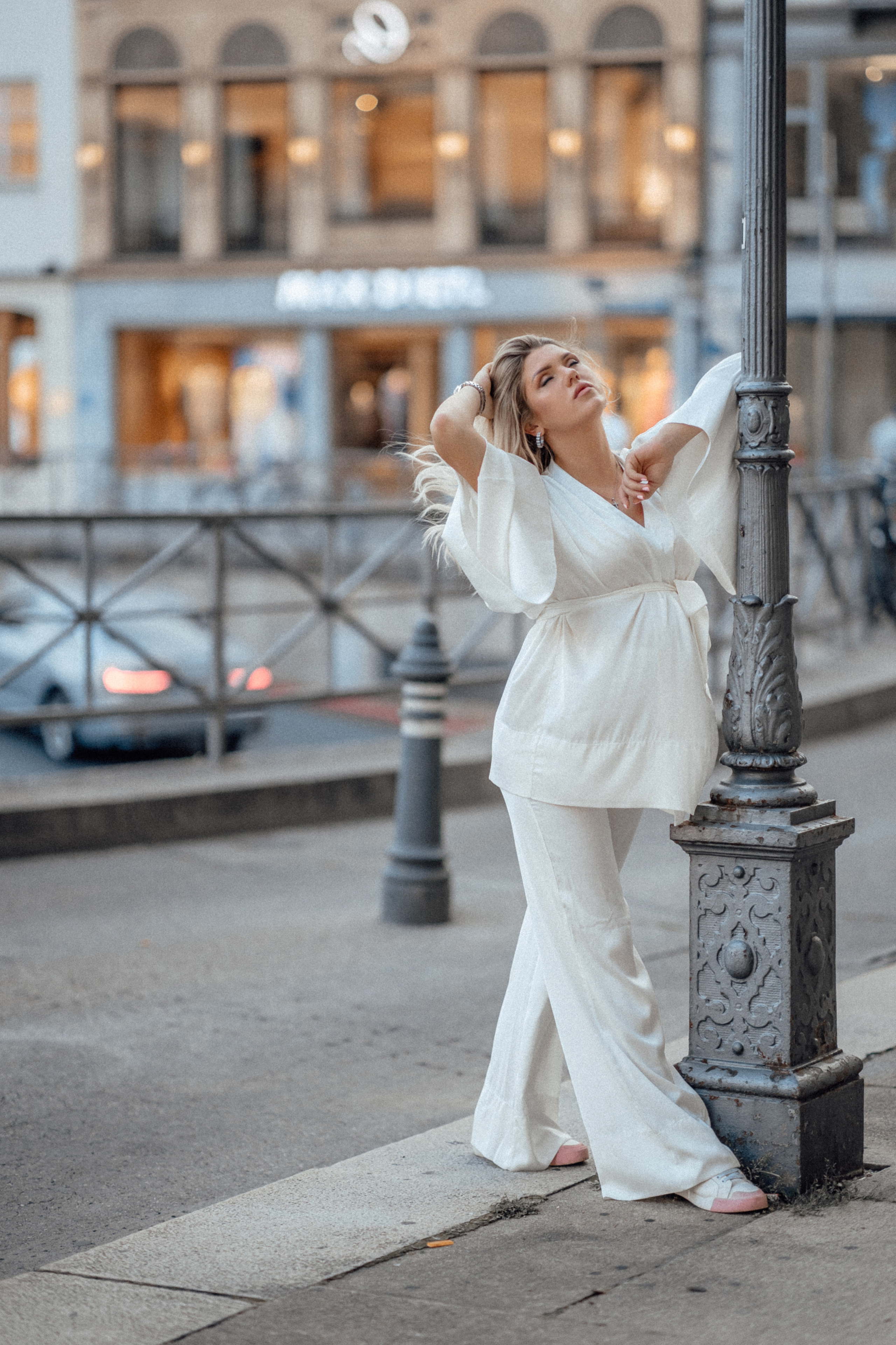 Pregnancy street style. Family photograph in Munich Anastasia Vorobtsova
