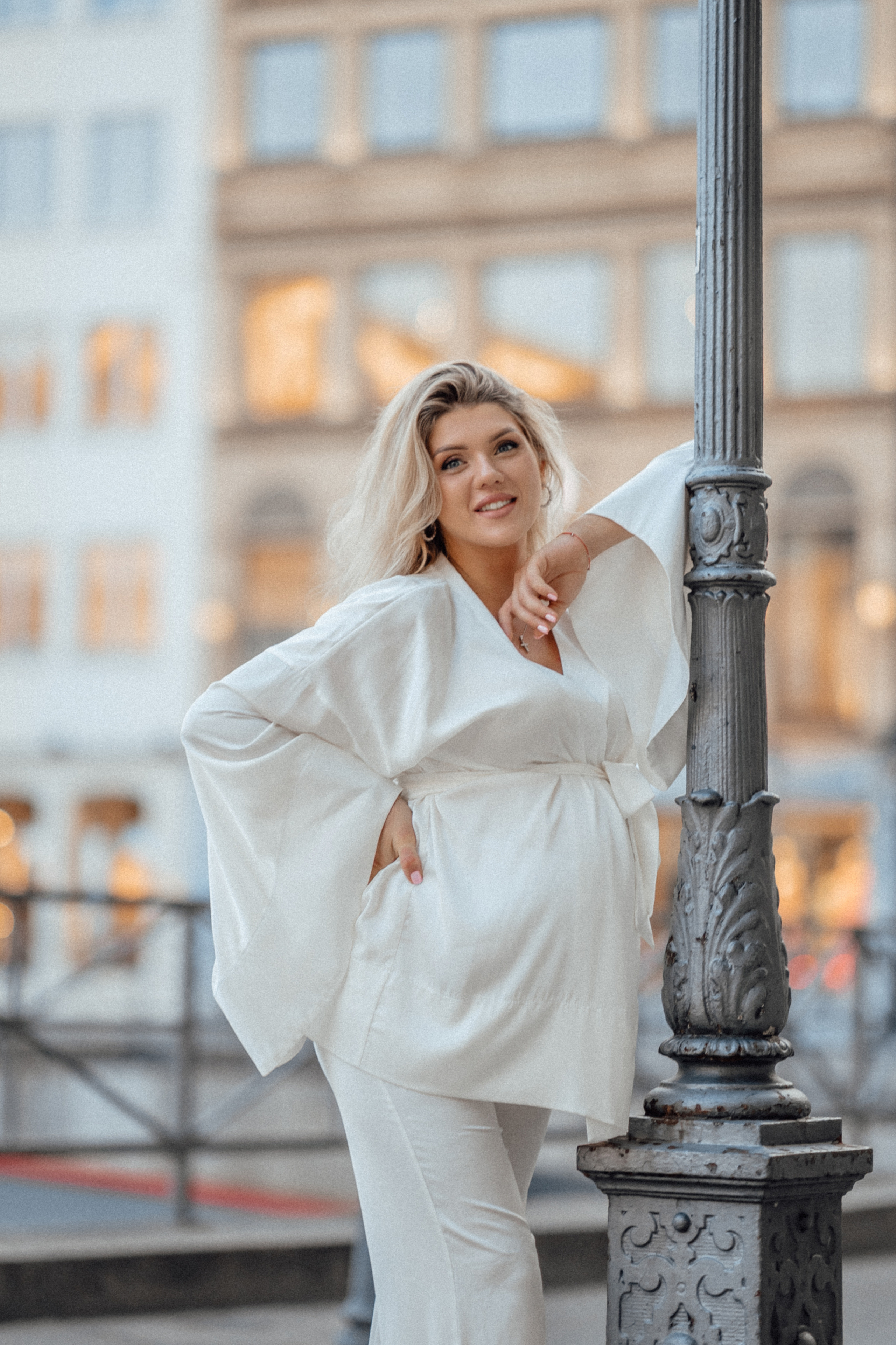 Pregnancy street style. Family photograph in Munich Anastasia Vorobtsova