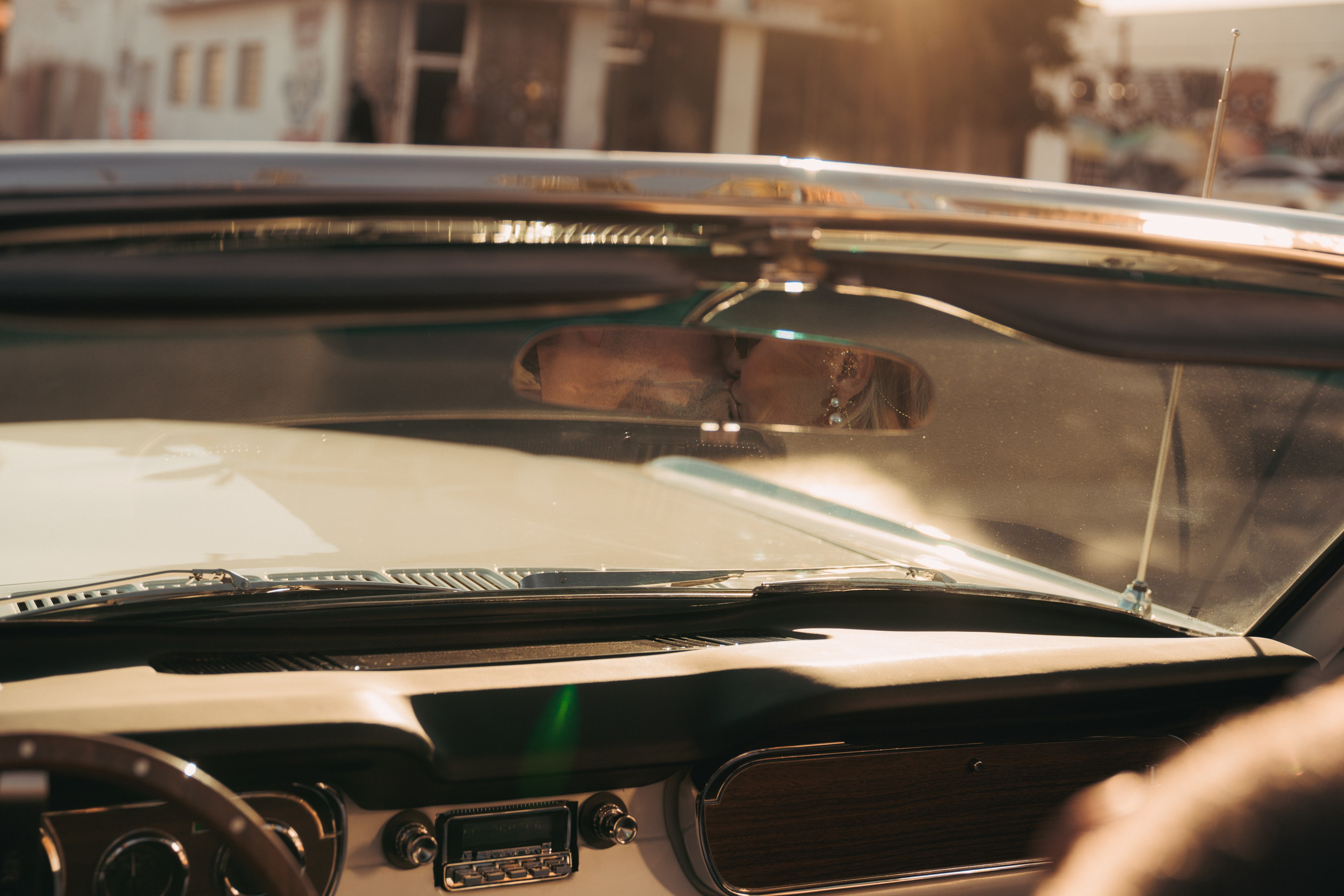 Steve&Dee. Wedding & elopement photographer Viktoriya Kravtsov. Las Vegas