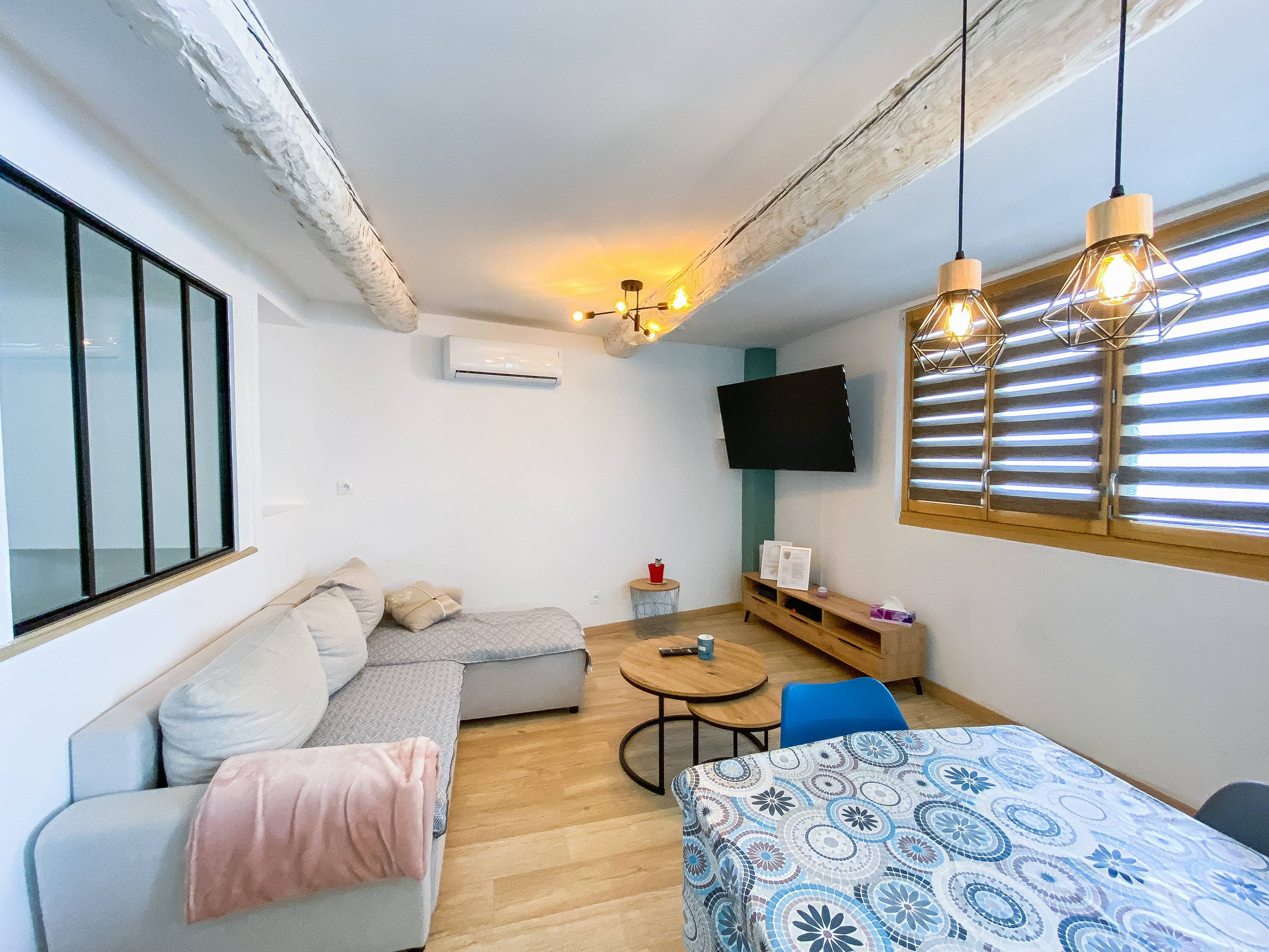 Photographie immobilière professionnelle – Location saisonnière | Happy NB – Vienne (86). Photographe professionnelle à Poitiers, Tours et Châtellerault | Studio photo entre Poitiers et Tours – portraits, familles, entreprises, ma