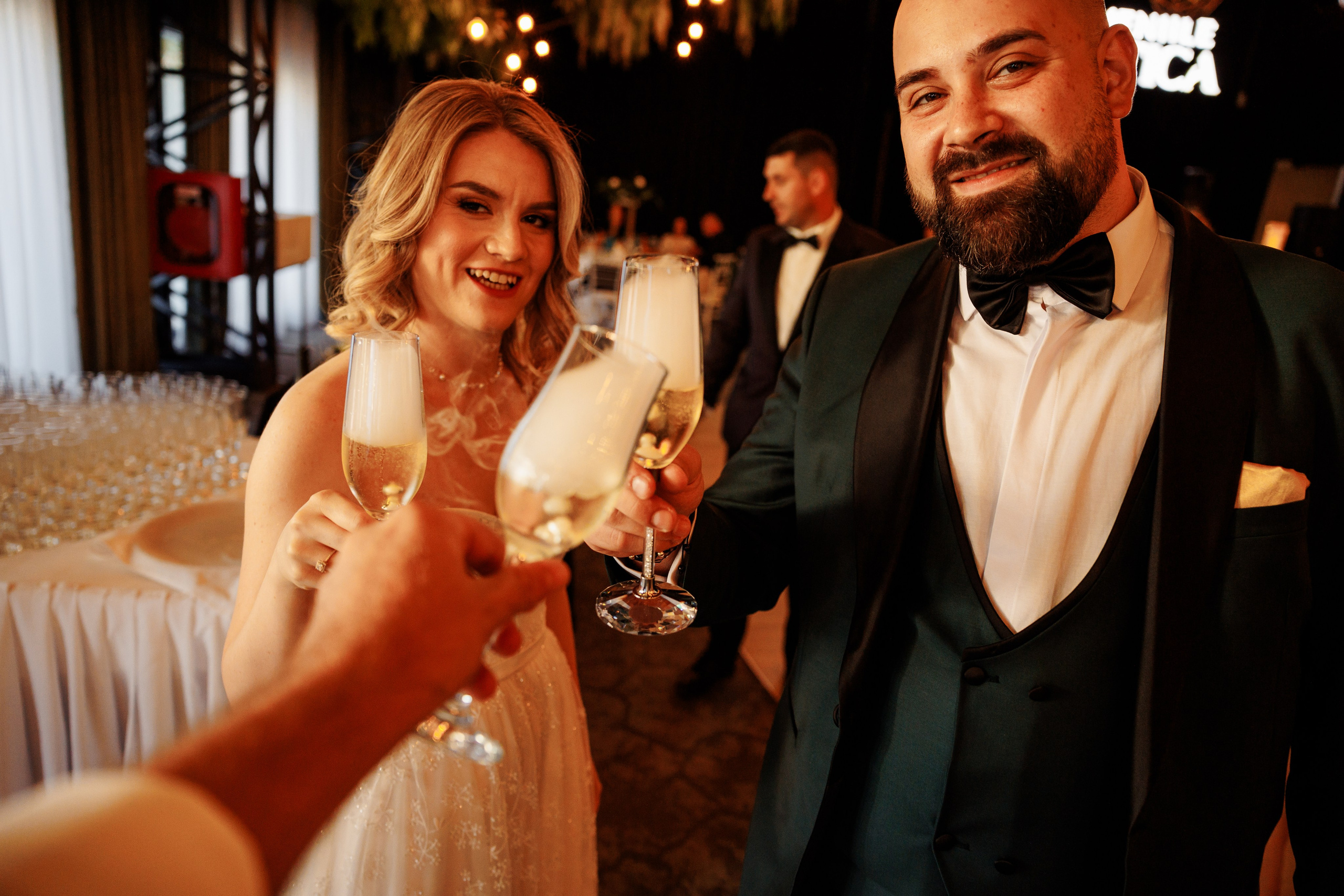 Raluca & Bogdan - Domeniile Saftica. MDimaFotoStudio. Fotograf de nuntă, evenimente private și de familie