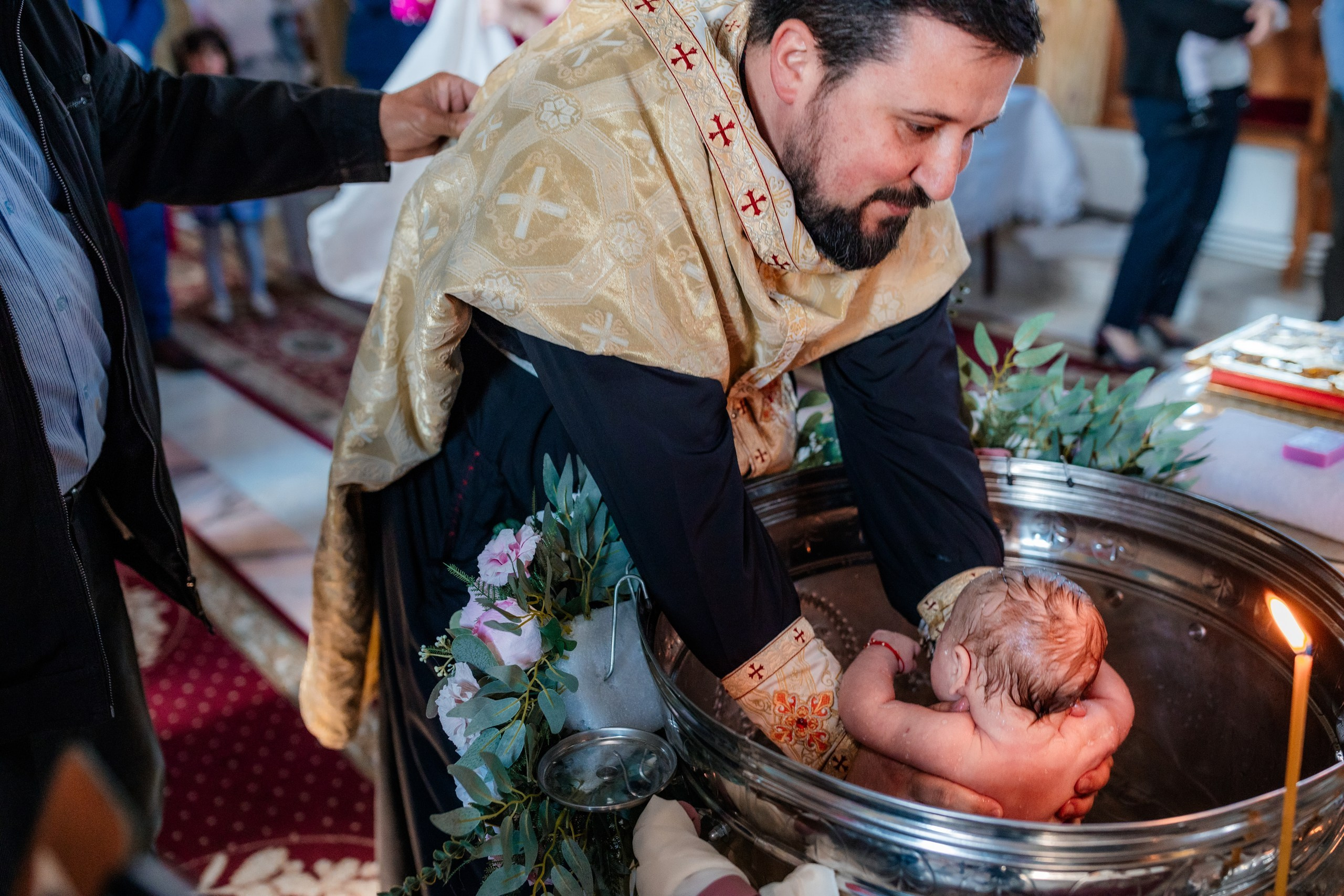 fotograf botez Miruna Parascheva, fotografie botez Botoșani, fotograf Alin Chirilă, amintiri botez, fotografii botez, botez Miruna Parascheva, fotograf copii, fotografie botez în Botoșani-alt="botez Miruna Parascheva, fotografie botez Alin Chirilă, amintiri botez, fotografii emoționante botez Botoșani"-- fotografii-botez-bebelus- amintiri-botez-micuț- moment-sfânt-crestinare- fotografie-emotionanta-botez- detalii-botez-bebelusi- parinti-fericiti-la-botez- fotograf-botez-profesionist- botez-in-biserica-ortodoxa- micuț-botezat-cu-emoție- zâmbete-și-lacrimi-la-botez- bebeluș-la-cristelniță- decor-botez-colorat- botez-cu-dragoste-și-credință- emotie-pura-la-botez- fotograf-botez-botosani- botez-iasi-suceava-fotograf- amintiri-nepretuite-botez