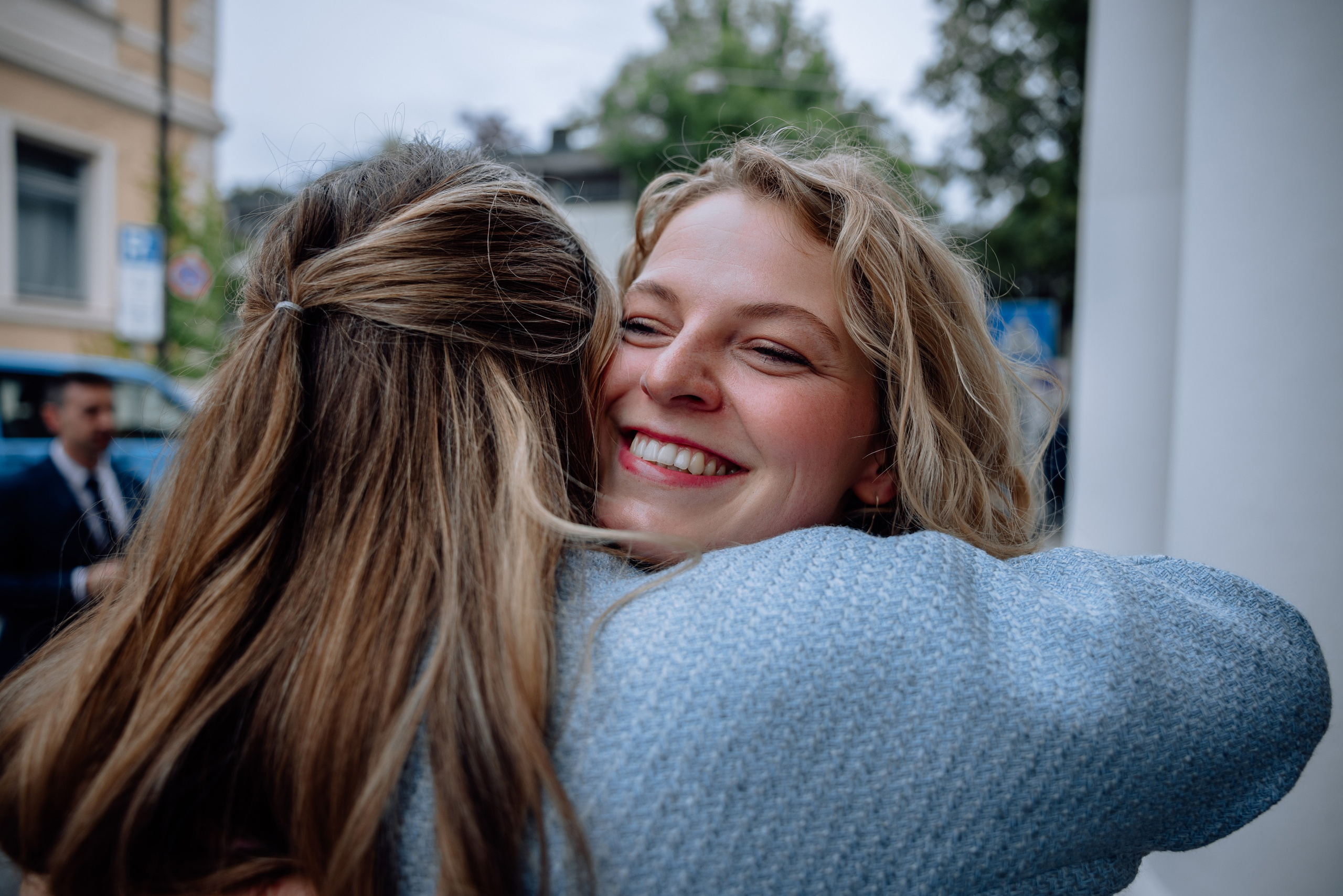 Romanrische Trauung im Standesamt Mandlstraße | München im Sommerlicht. Hochzeitsfotograf München Taufe Familienfotograf Tanja Mauke