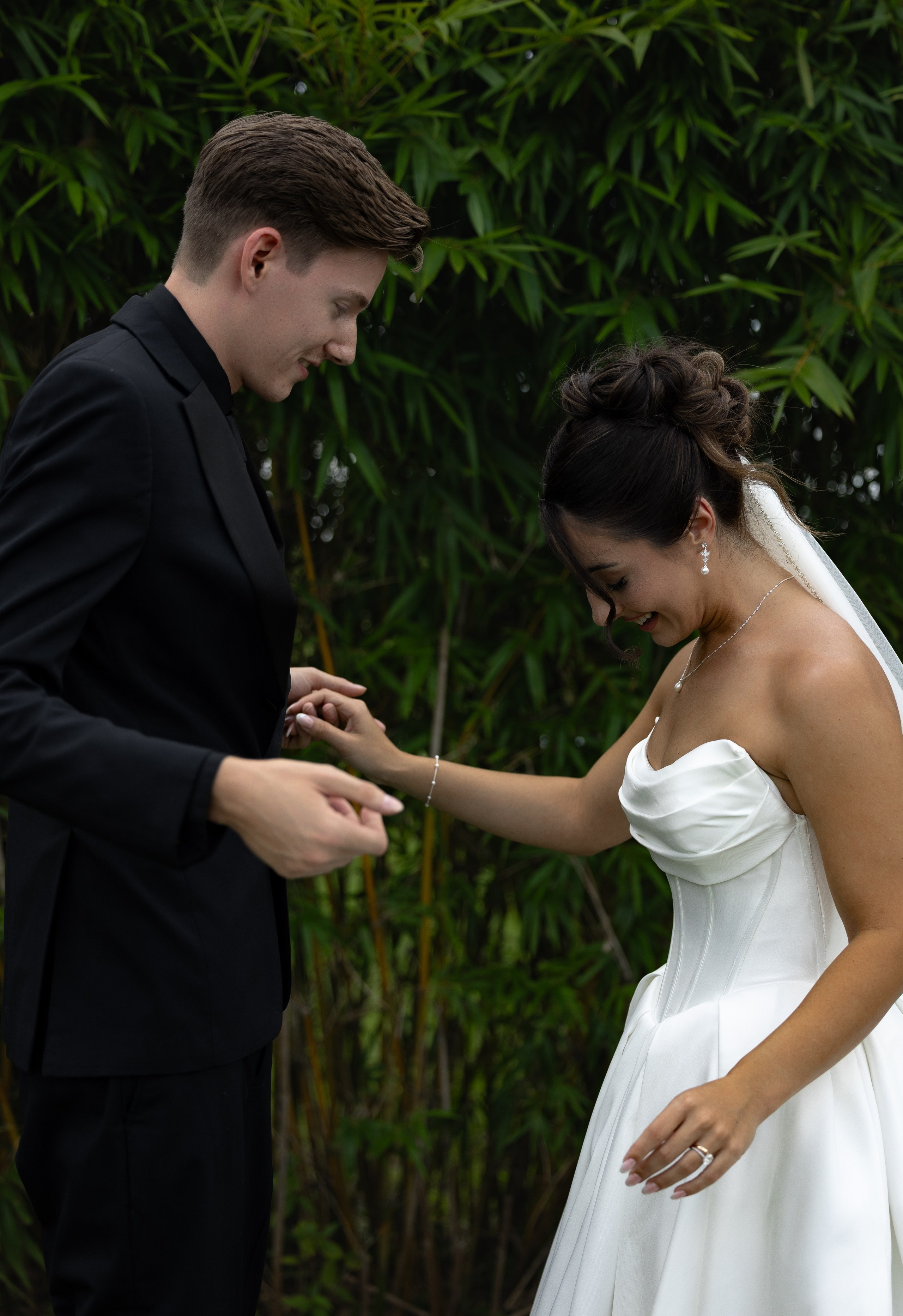 Alexsa and Robert. Ever After Farm Peach. Photographer Anastasia Nagibina