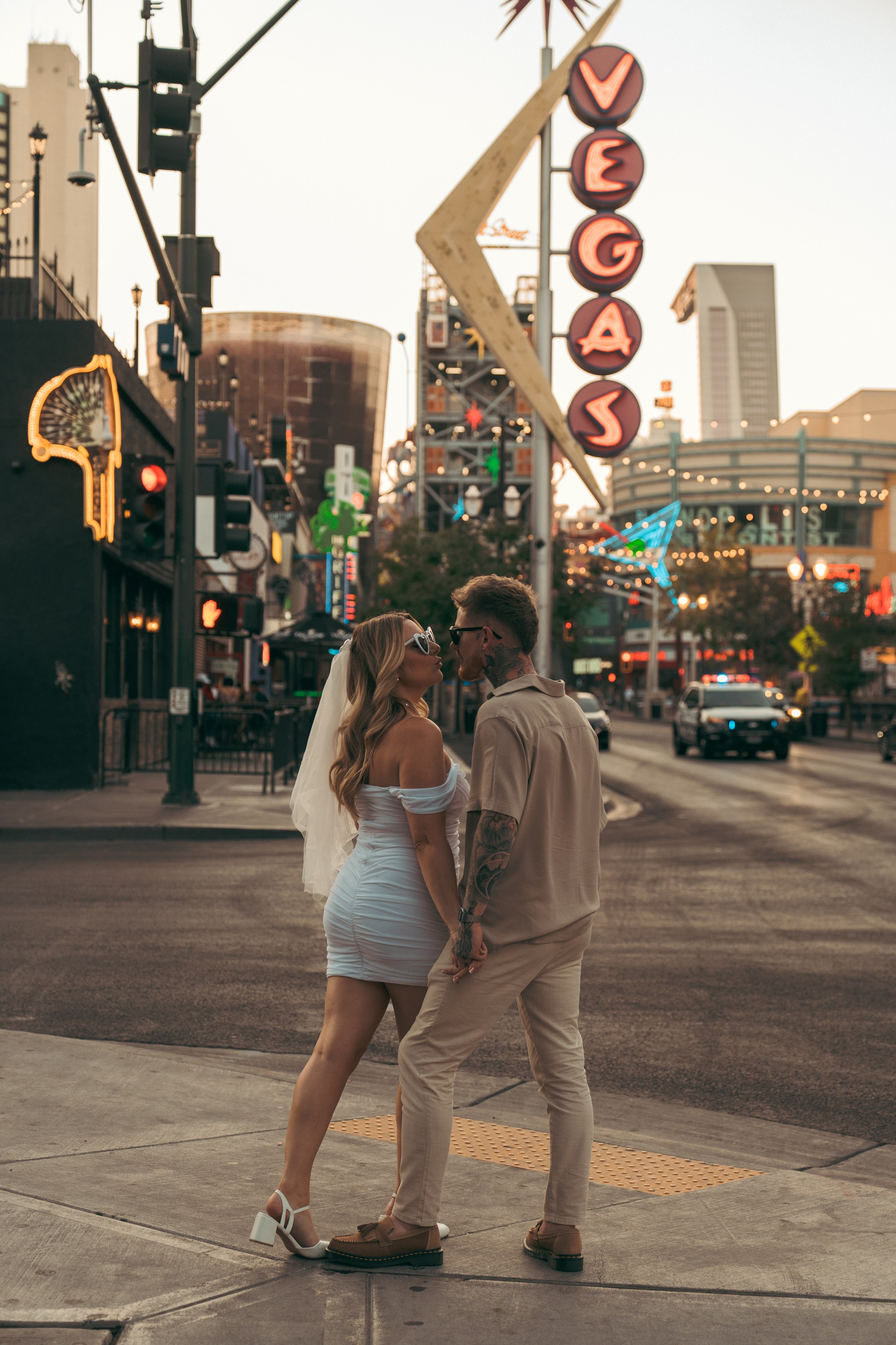 Nia& Joe. Wedding & elopement photographer Viktoriya Kravtsov. Las Vegas
