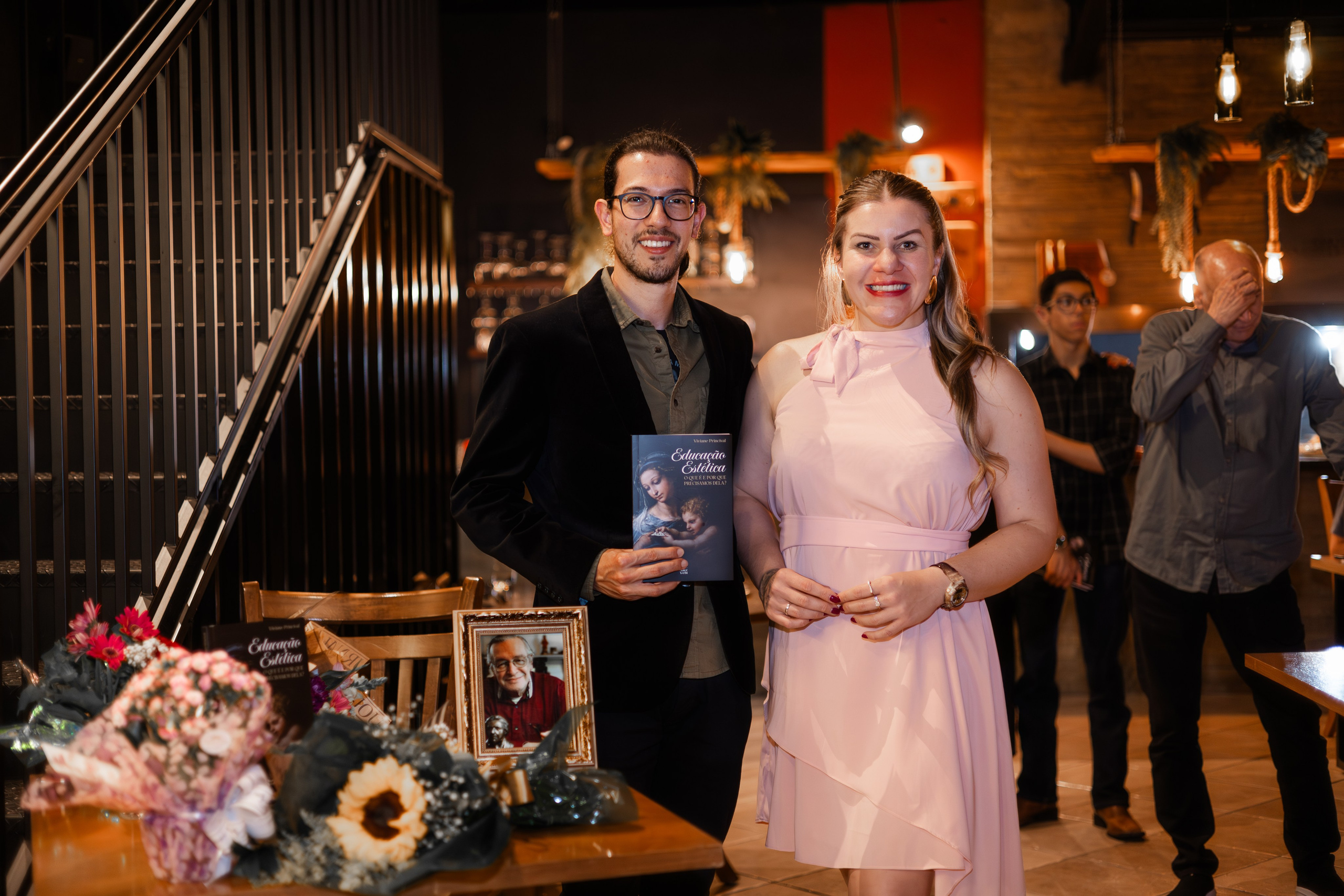 Lançamento de Livro Vivi Princival