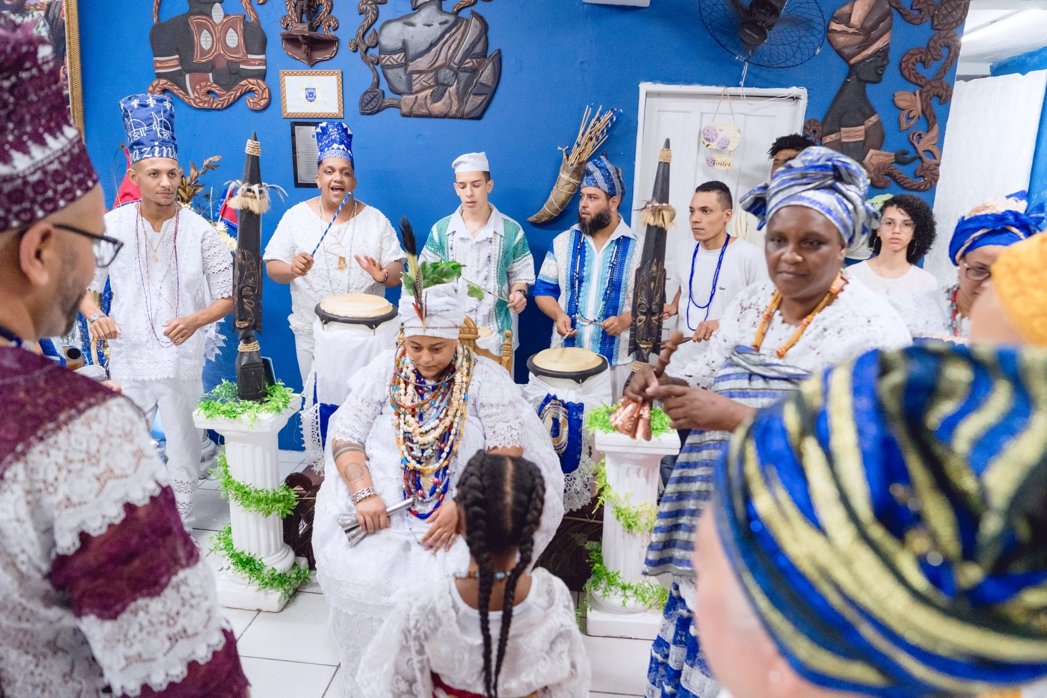 Saída Ìyá Tebeṣé Fernanda e Àjọ̀dún Ògún. Aladá Produções
