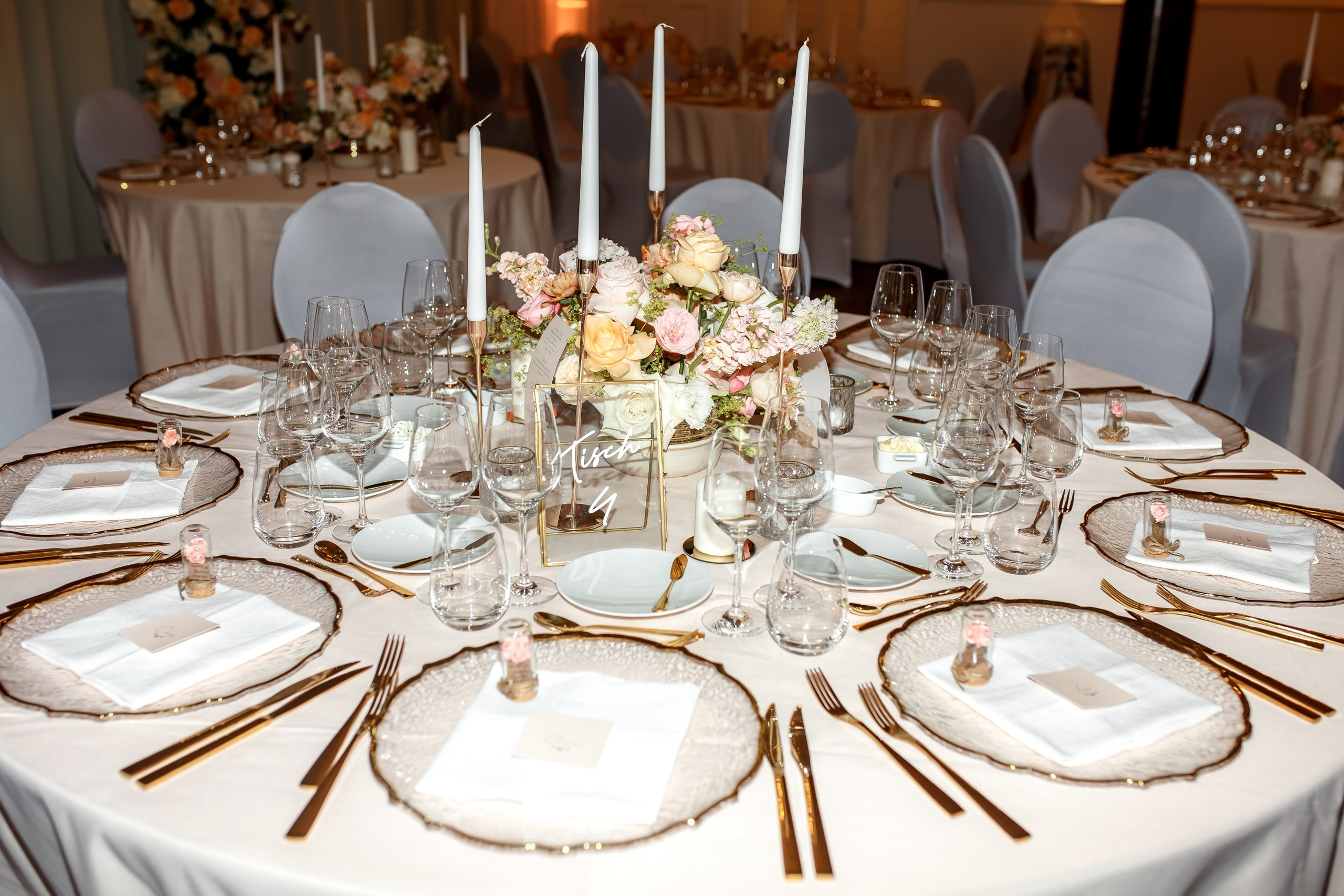 Yasmin und Mathias: Eine Traumhochzeit in der Villa Schützenhof. Hochzeitsfotografie in Berlin Nataliia Schütze