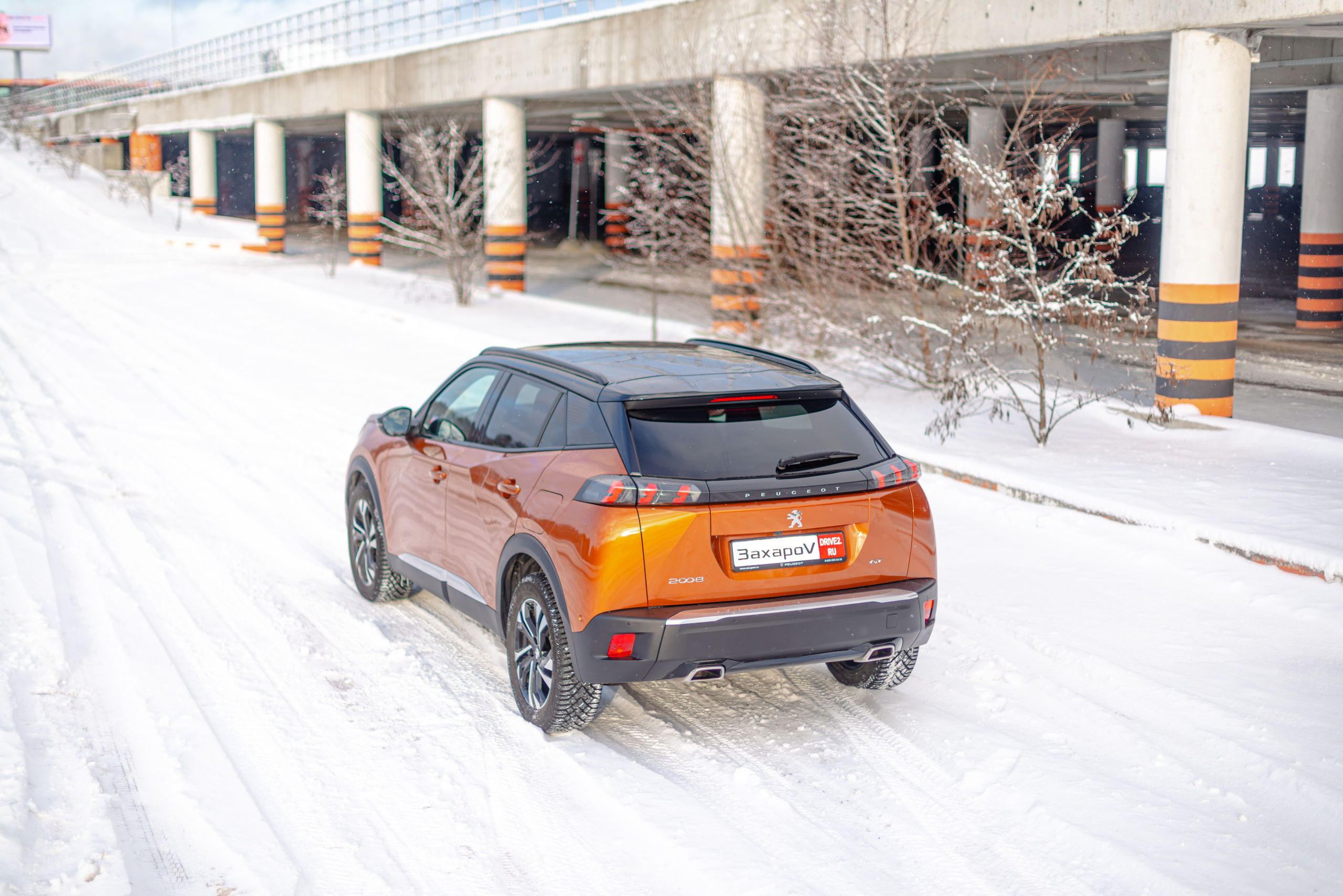 Фотосъемка автомобиля Peugeot 2008 GT. ФОТОГРАФ МЕКСИКА КИНТАНА-РОО